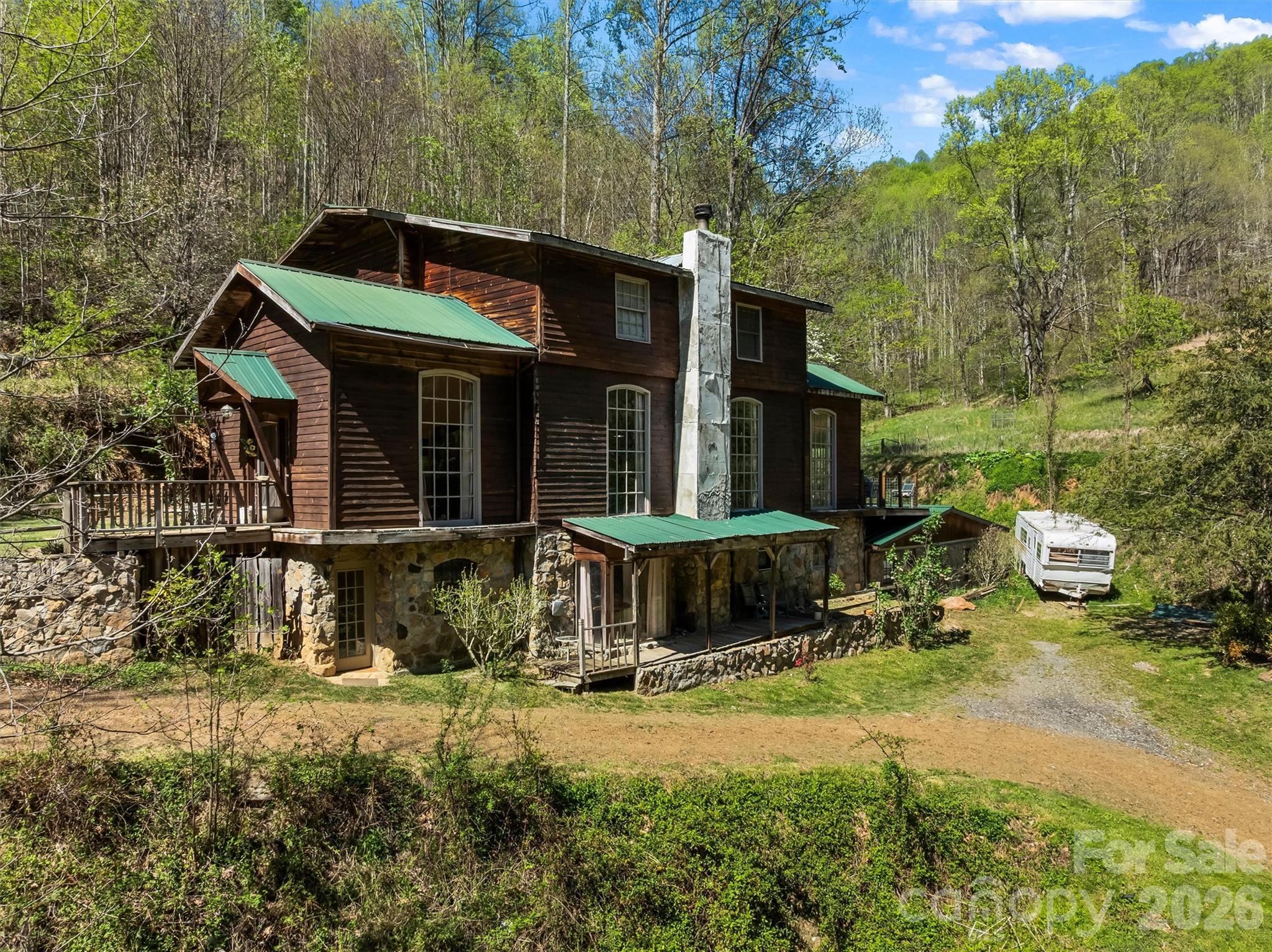 1717 Howard Moore Road