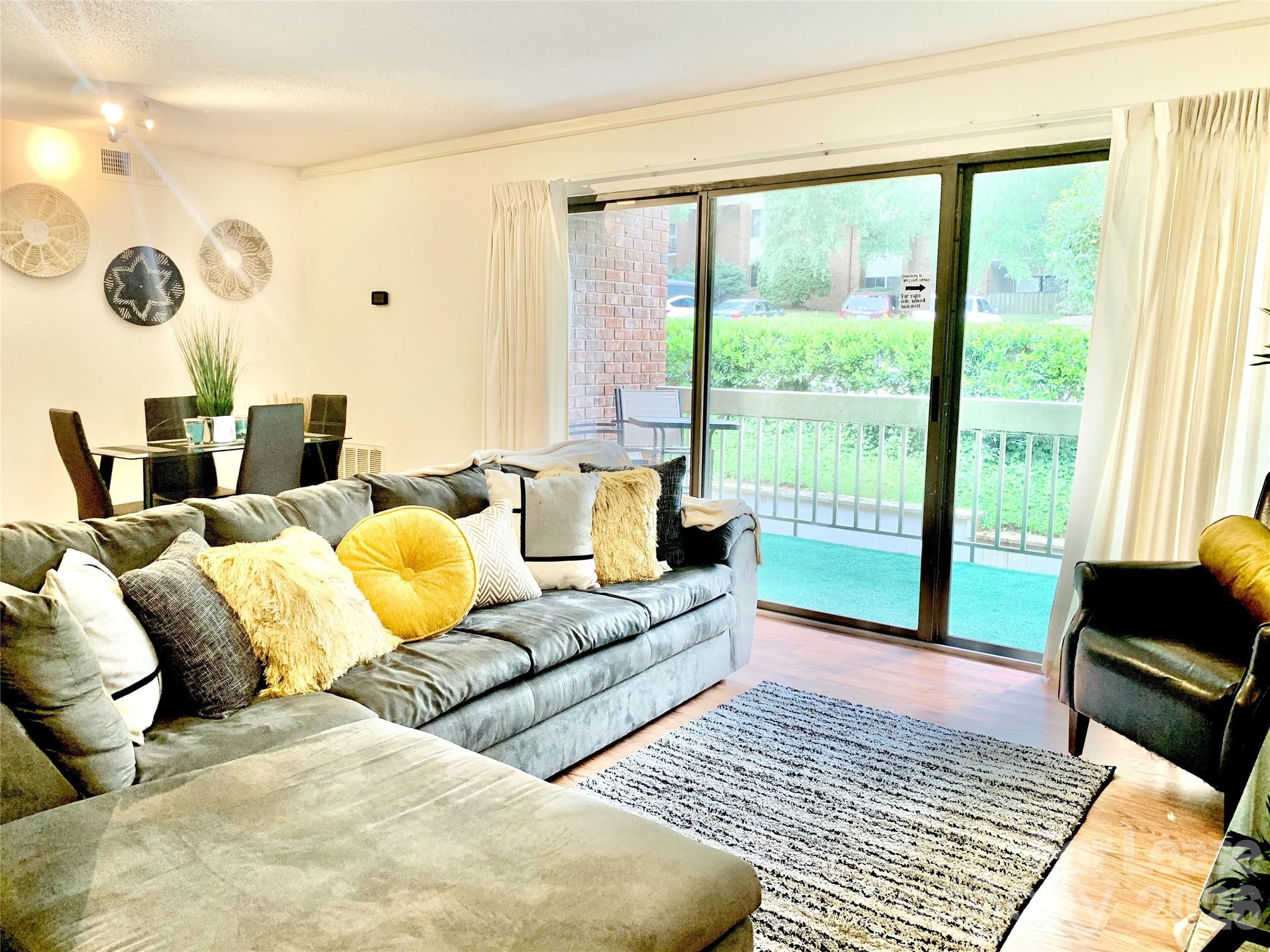 Condominium at 500 Umstead Drive, Chapel Hill, photo 10 of 12