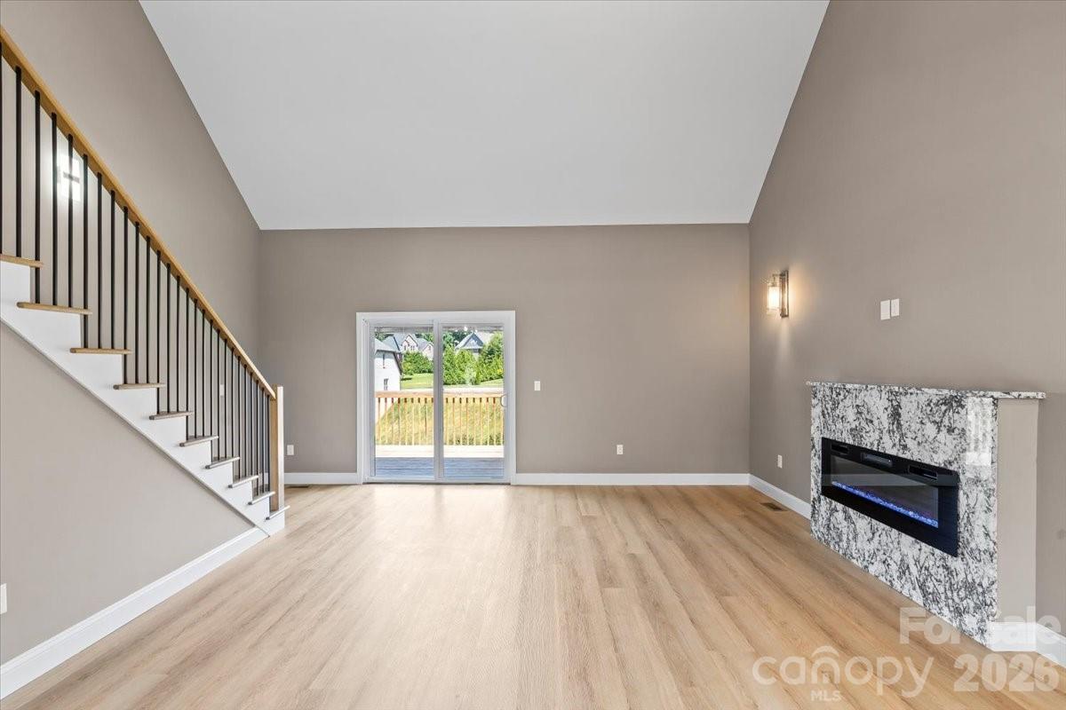 Single Family Residence at 1033 12th Avenue Drive NW, Hickory, photo 7 of 40