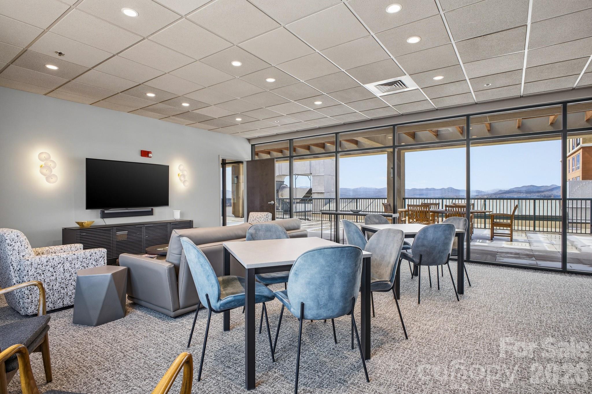Community Penthouse Rec Room - 21 Battery Park Avenue, Asheville