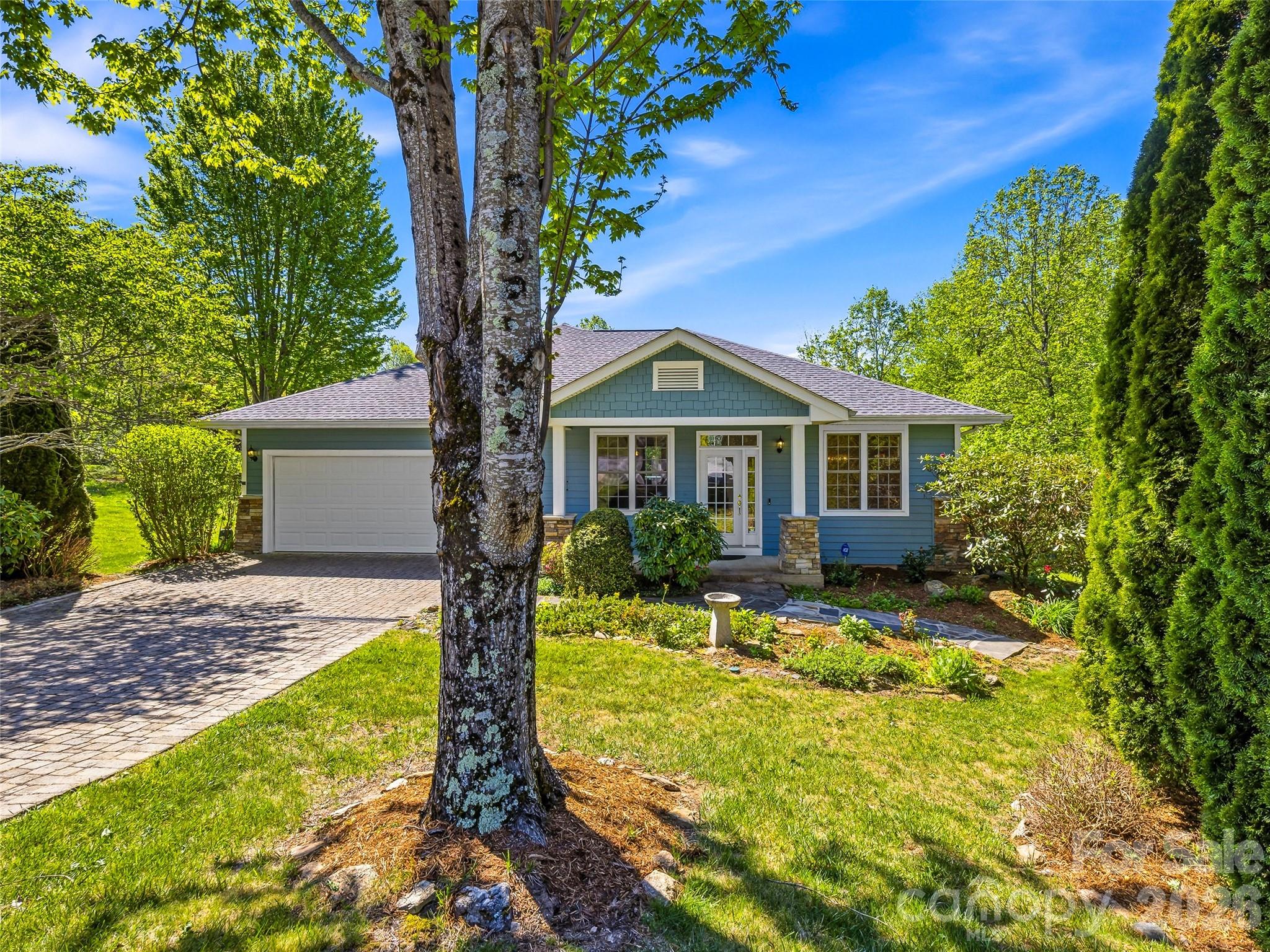 Single Family Residence at 35 Stonecrest Court, Flat Rock, photo 2 of 44