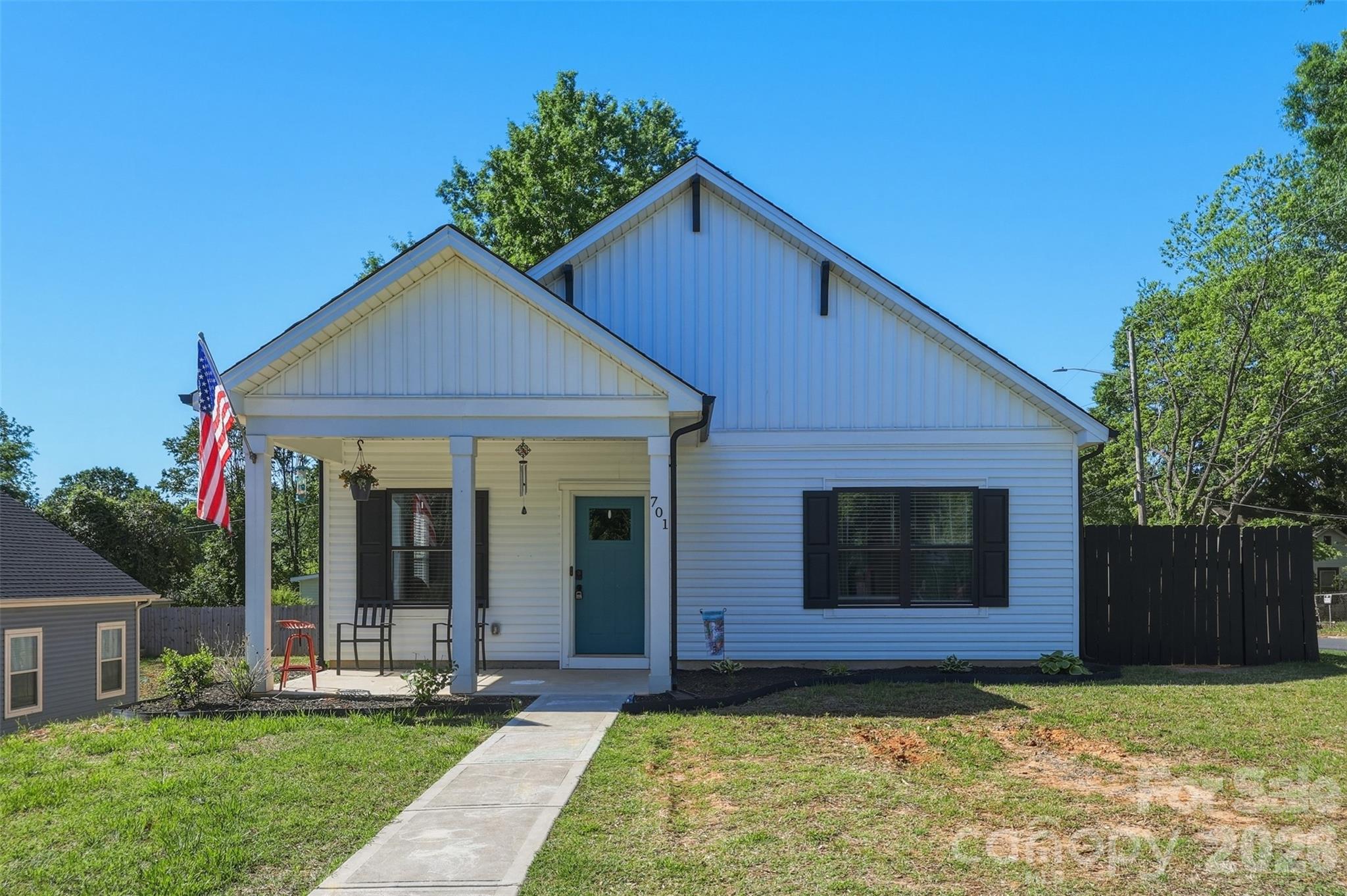 Single Family Residence at 701 E 3rd Avenue, Gastonia, photo 2 of 32