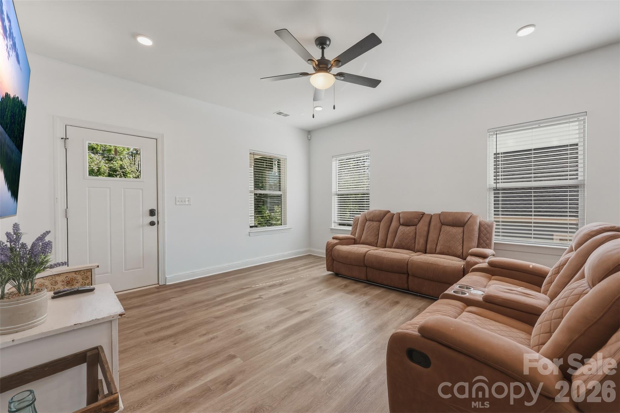 Single Family Residence at 701 E 3rd Avenue, Gastonia, photo 6 of 32