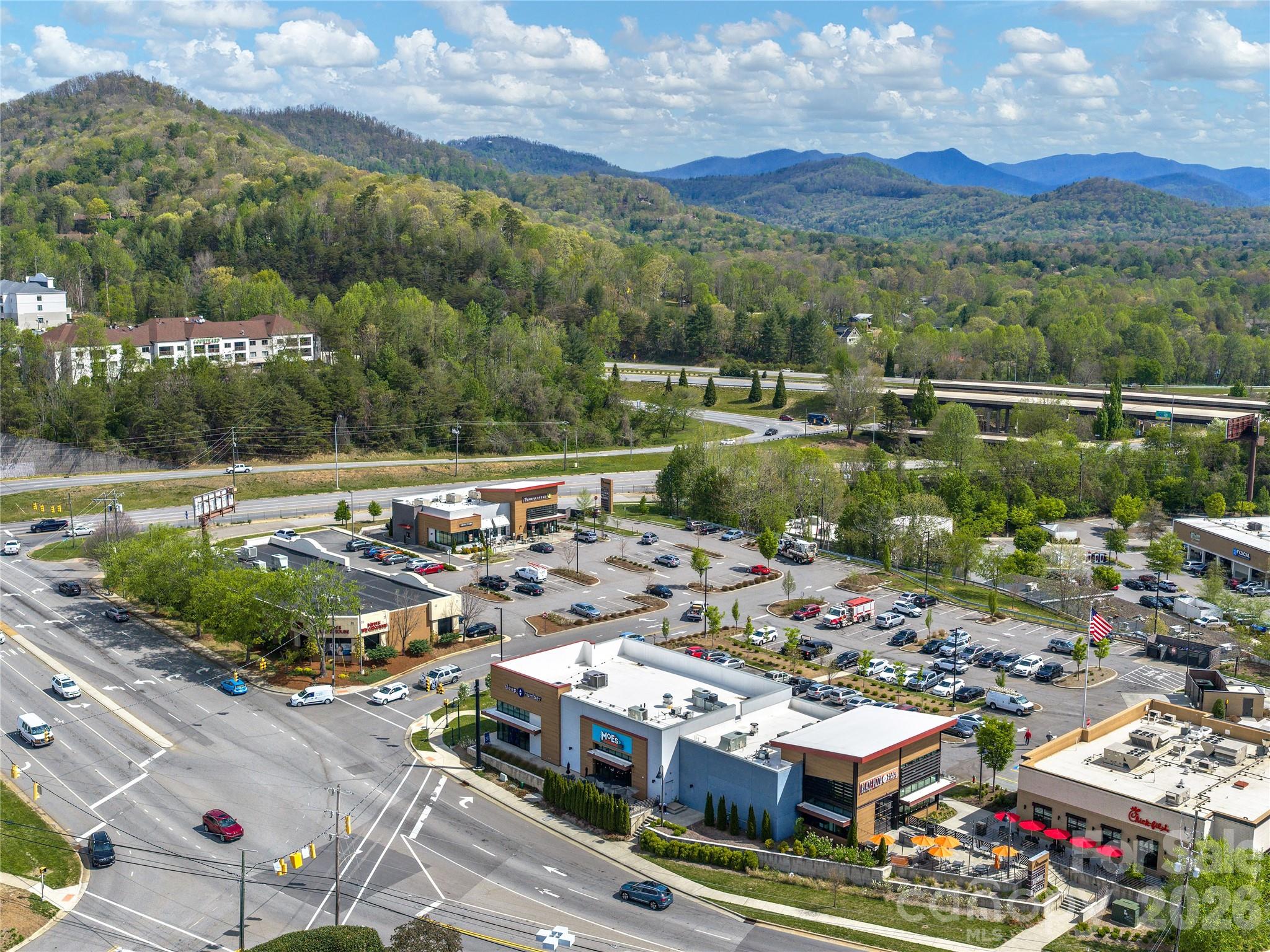 15-40 Peaks Center Aerial - 15-40 Peaks Center Lane, Asheville