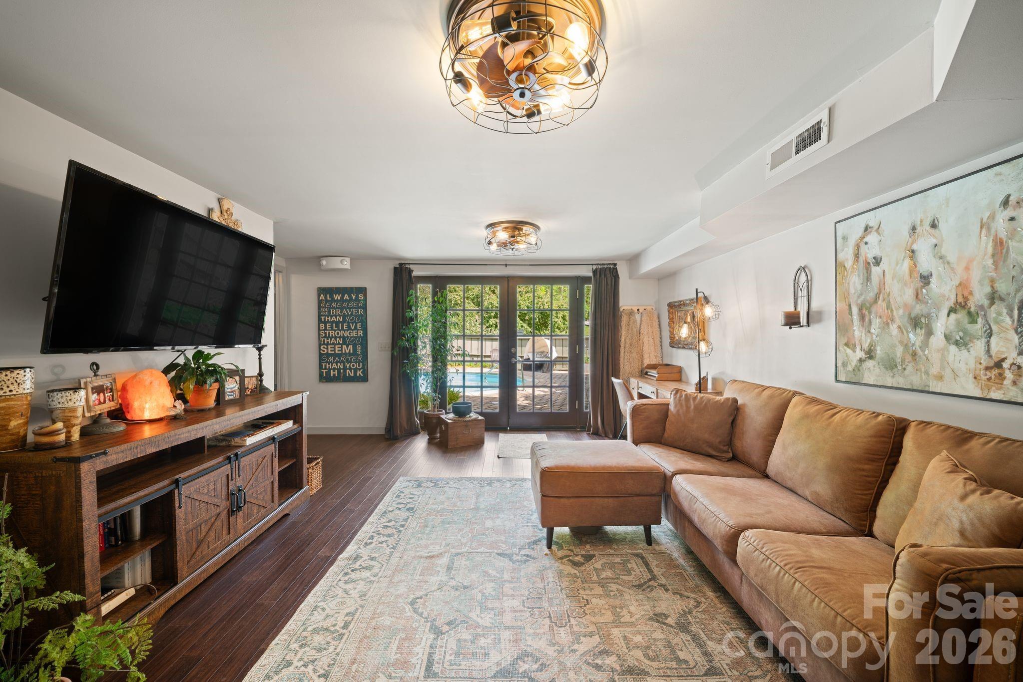 Single Family Residence at 25 View Ridge Parkway, Leicester, photo 21 of 38