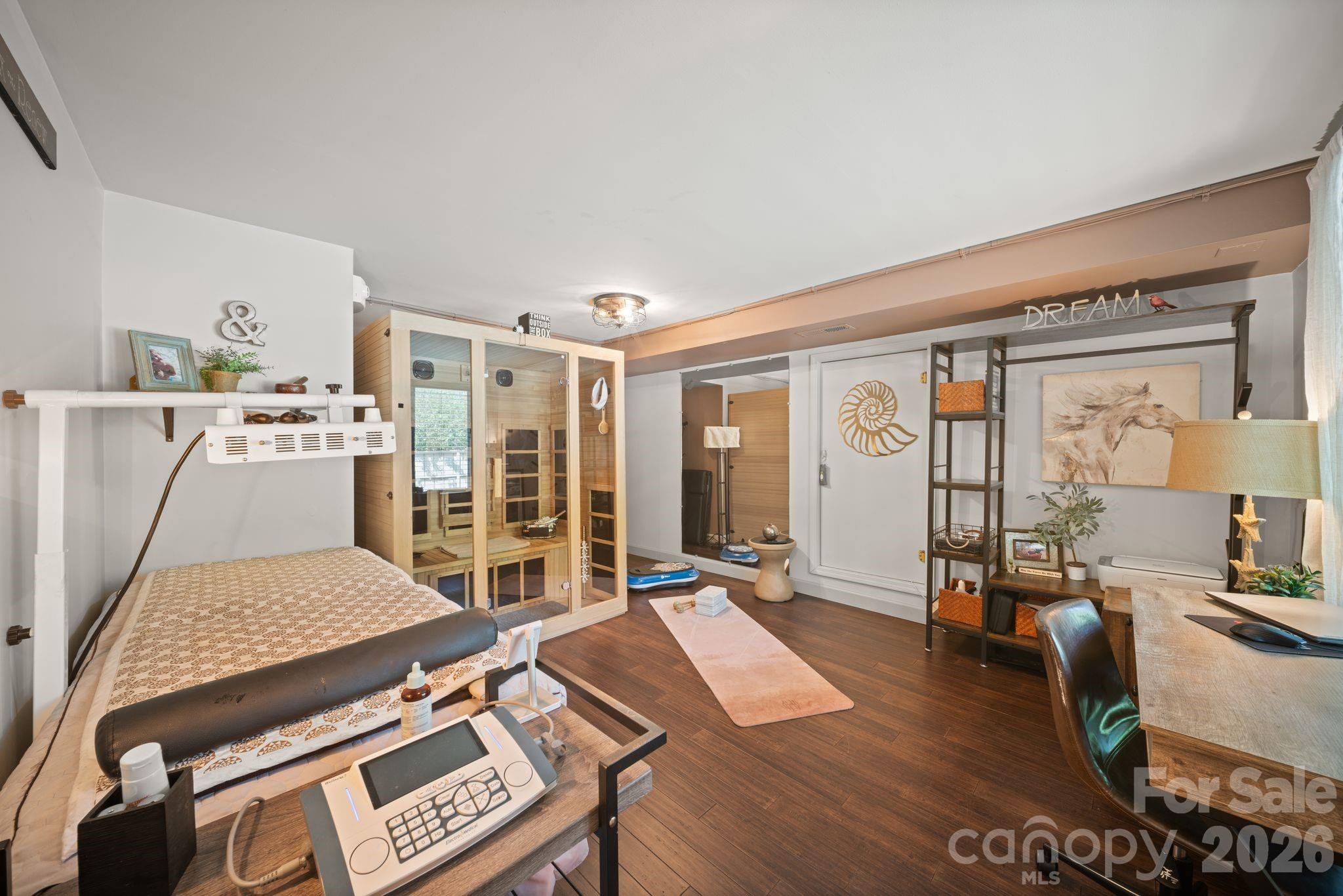 Single Family Residence at 25 View Ridge Parkway, Leicester, photo 23 of 38