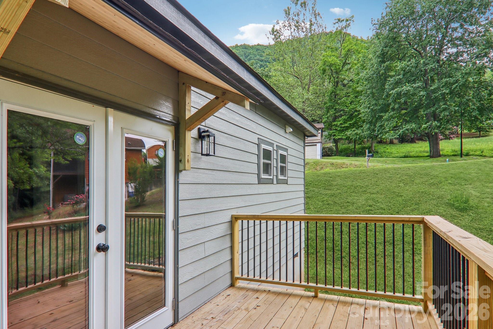 Single Family Residence at 12 Whipoorwill Way, Waynesville, photo 7 of 43