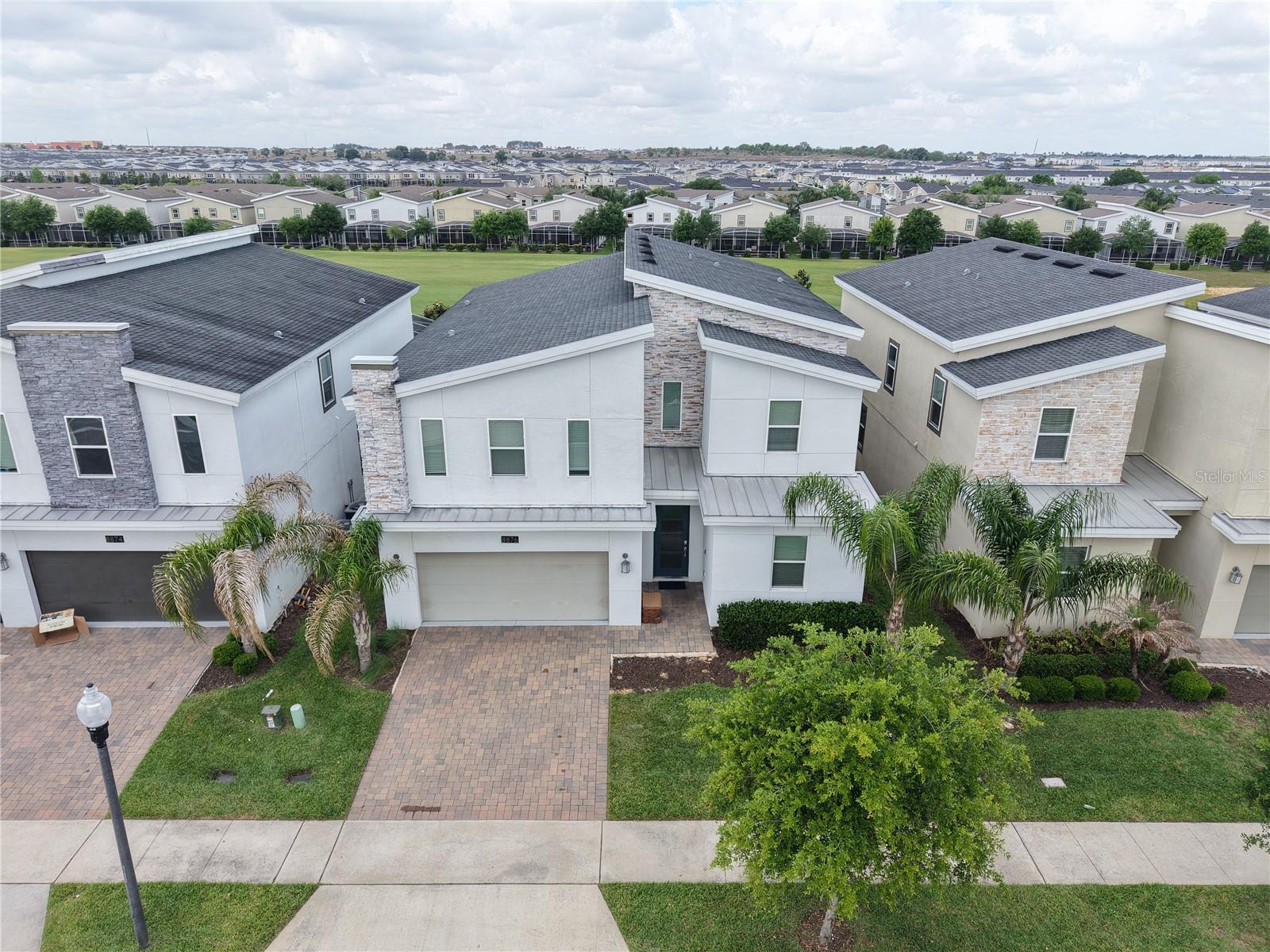 8876 CABOT CLIFFS DR