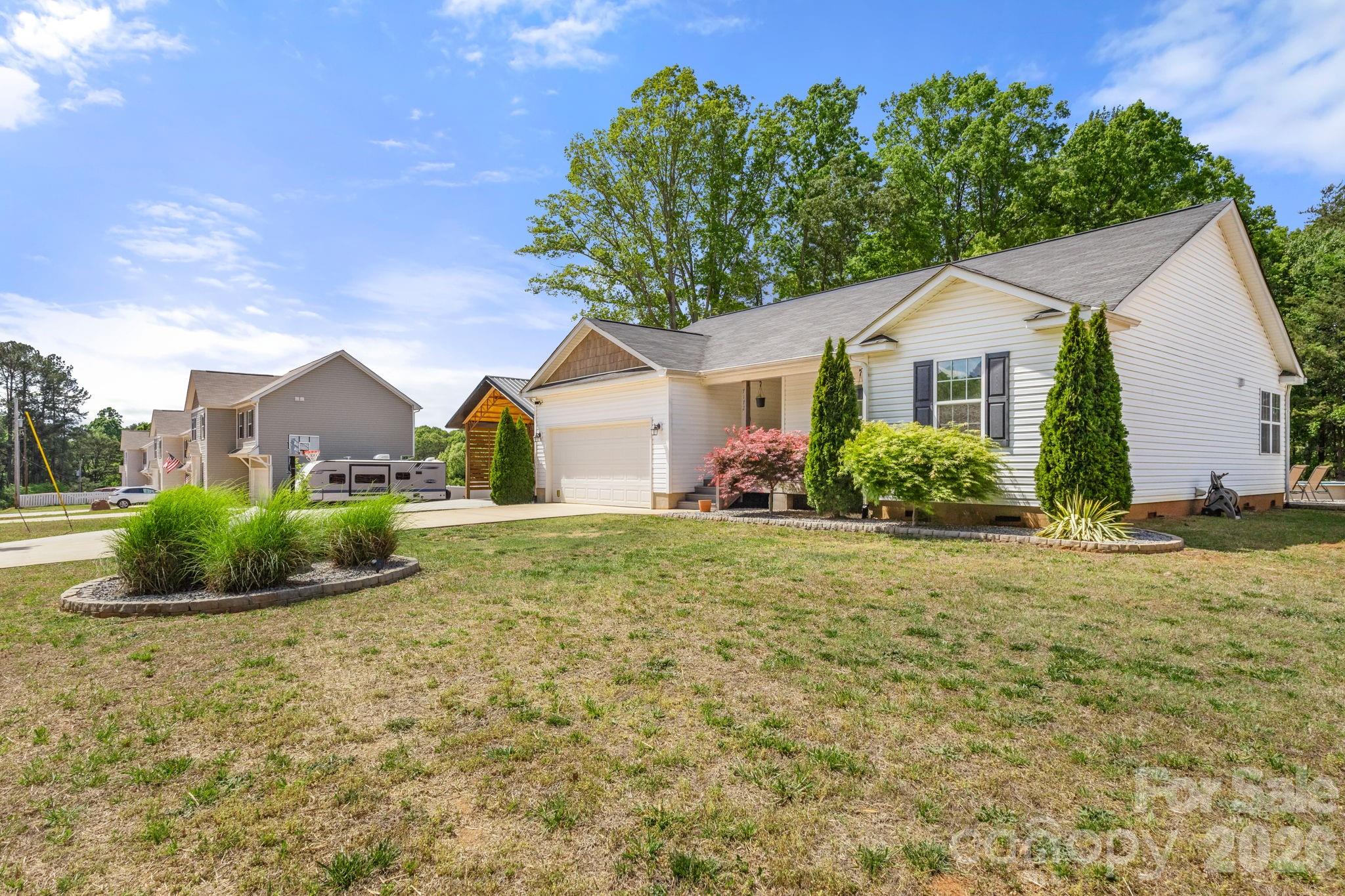 Single Family Residence at 7172 Rolling Hills Drive, Sherrills Ford, photo 5 of 35