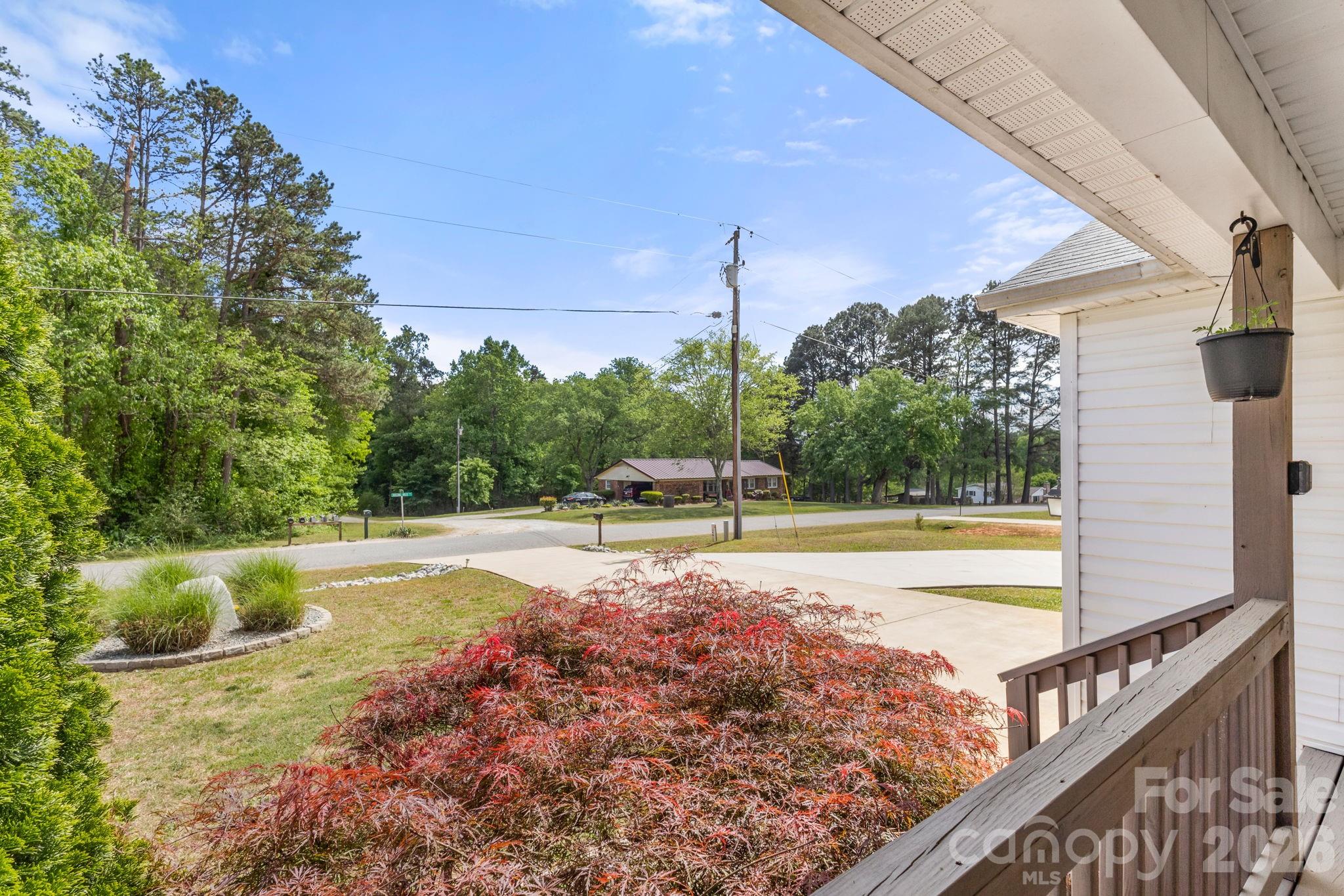 Single Family Residence at 7172 Rolling Hills Drive, Sherrills Ford, photo 8 of 35