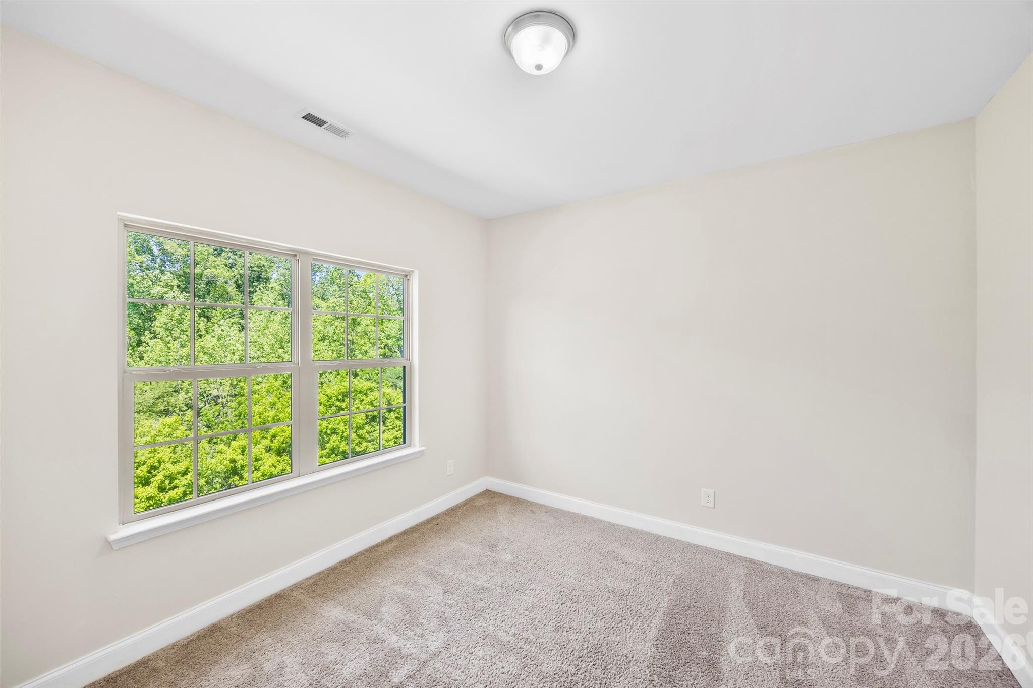 main floor bedroom - 2548 Flintshire Lane, Gastonia