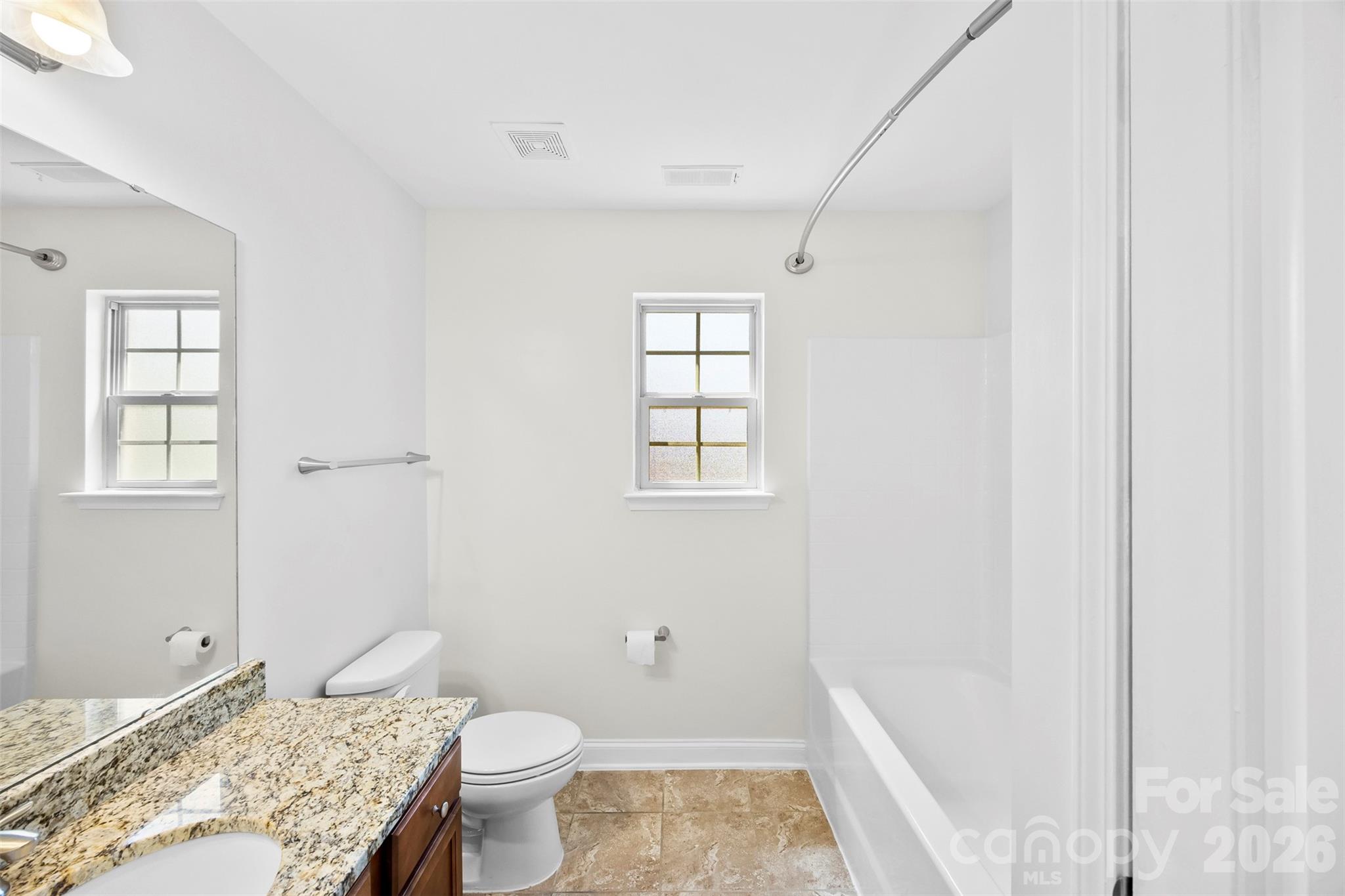 upstairs full bath - 2548 Flintshire Lane, Gastonia