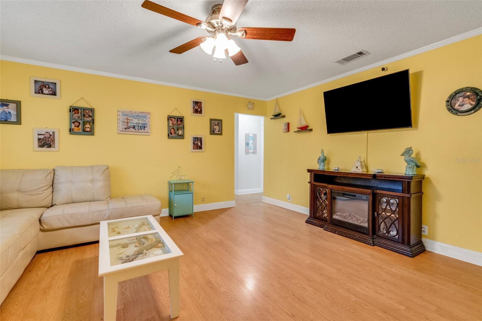 Single Family Residence at 202 SAINT LUCIE RD, WINTER HAVEN, photo 2 of 32