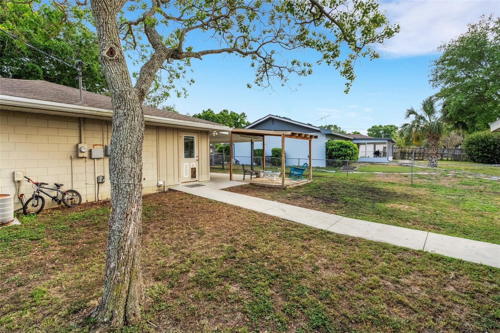 Single Family Residence at 202 SAINT LUCIE RD, WINTER HAVEN, photo 27 of 32