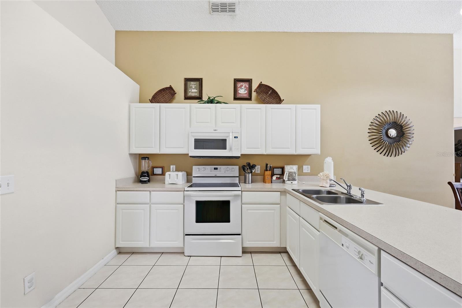 Single Family Residence at 2721 LIDO KEY DR, KISSIMMEE, photo 13 of 71