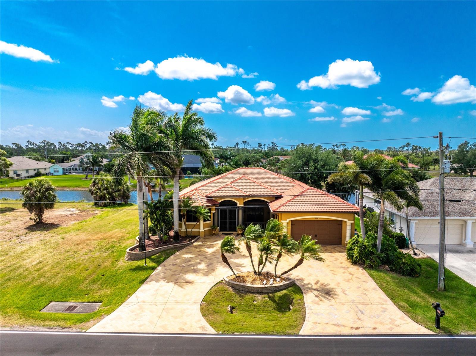 Tired of the same old floor plan? Take a look at this custom built home on the Rotonda River! - 1141 ROTONDA CIR, ROTONDA WEST