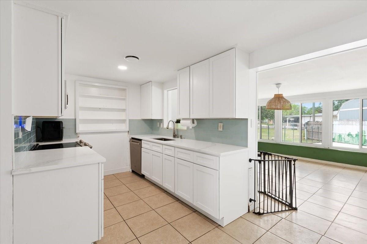 Single Family Residence at 4508 POMPANO RD, VENICE, photo 7 of 32