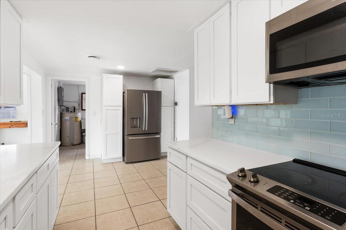 Single Family Residence at 4508 POMPANO RD, VENICE, photo 9 of 32
