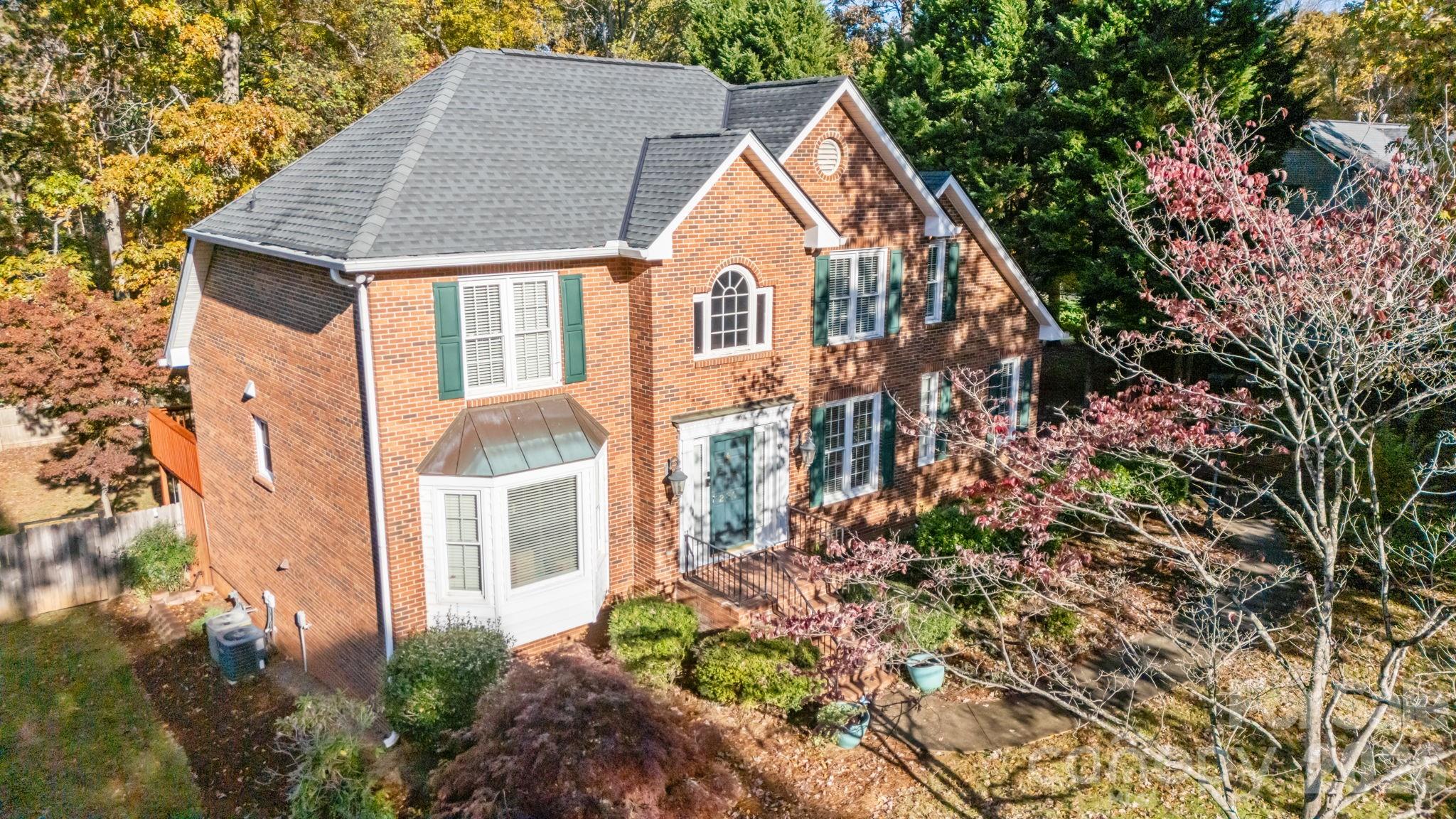 Single Family Residence at 280 Birchridge Drive, Kernersville, photo 2 of 36