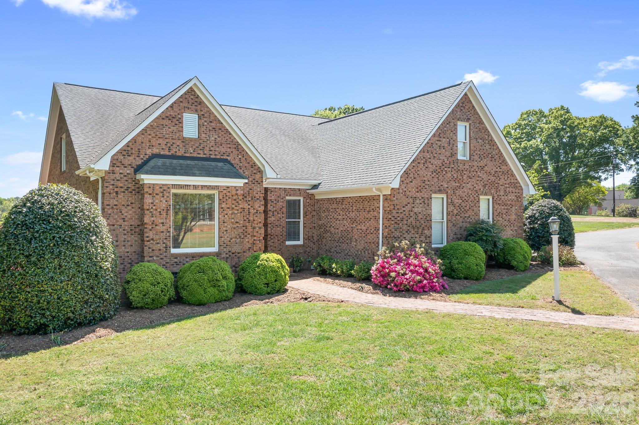 Single Family Residence at 11604 Bain School Road, Mint Hill, photo 3 of 40
