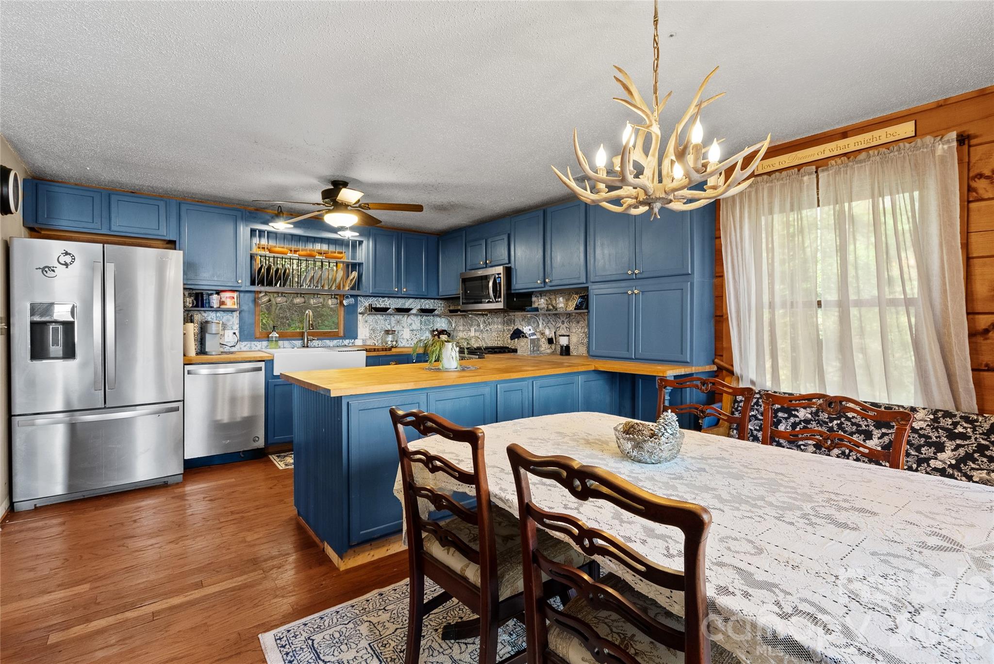 Single Family Residence at 343 Chestnut Village Lane, Mars Hill, photo 10 of 46