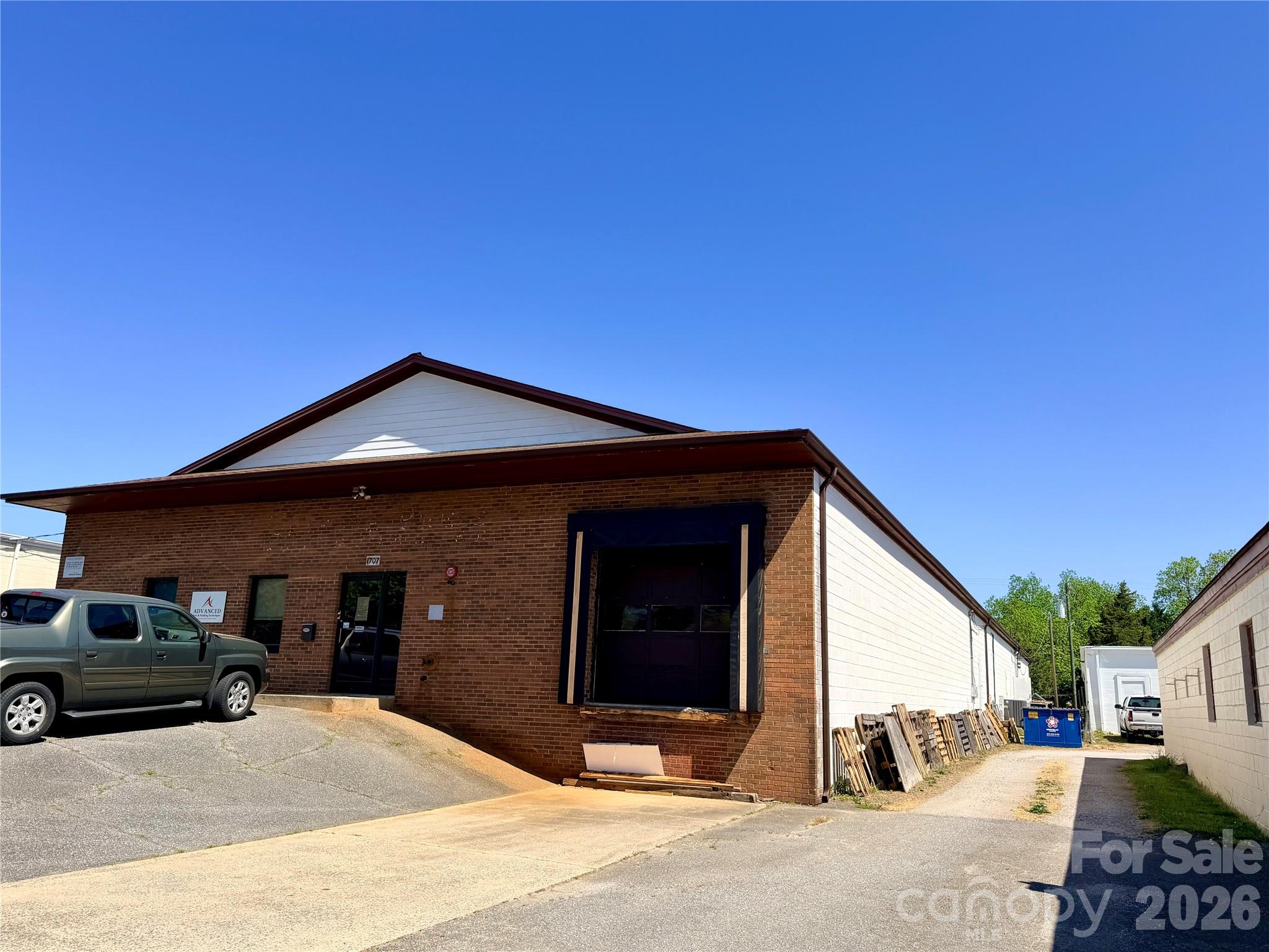 1707 10th Avenue NE