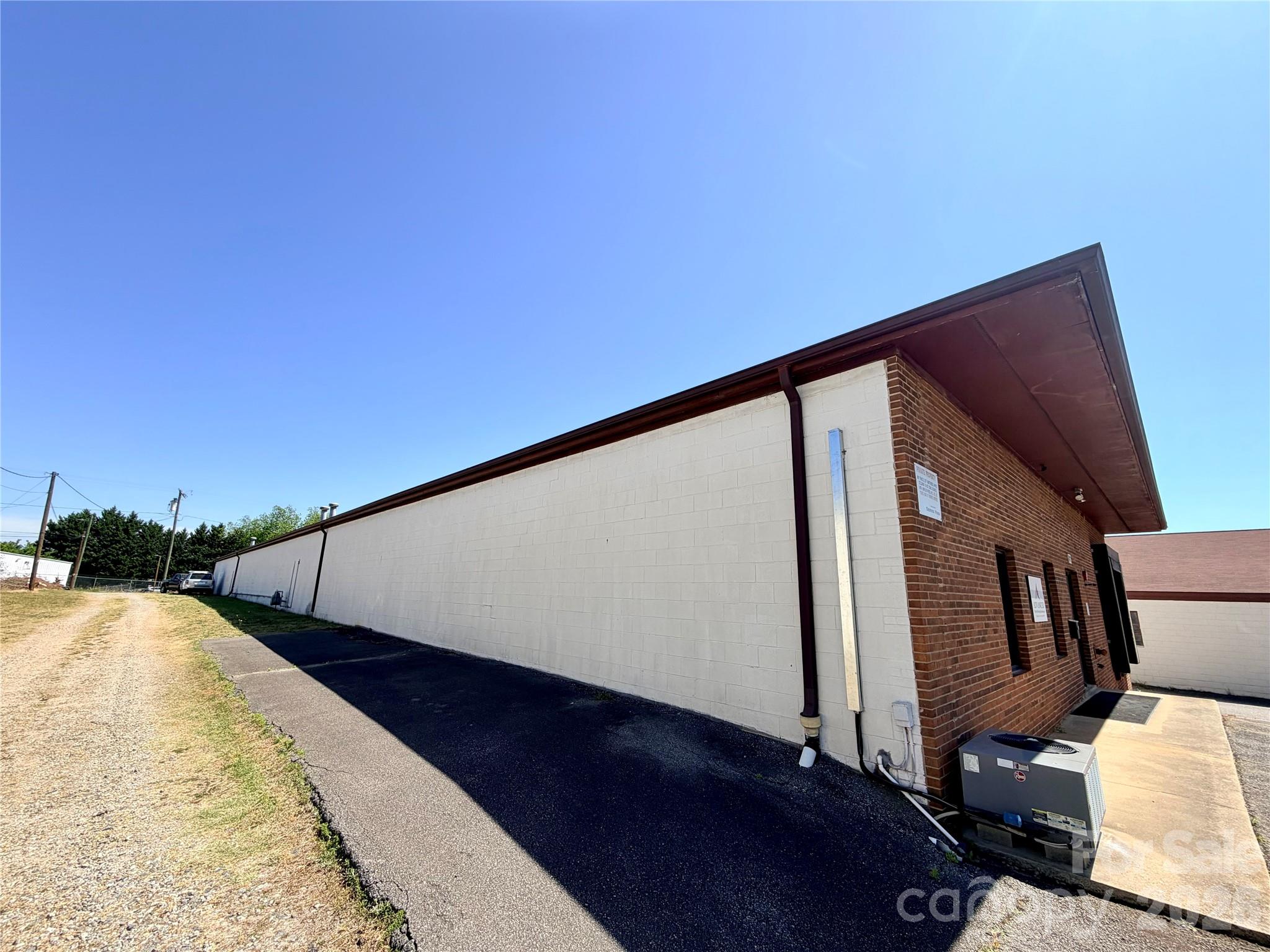 Warehouse/Office at 1707 10th Avenue NE, Hickory, photo 3 of 8
