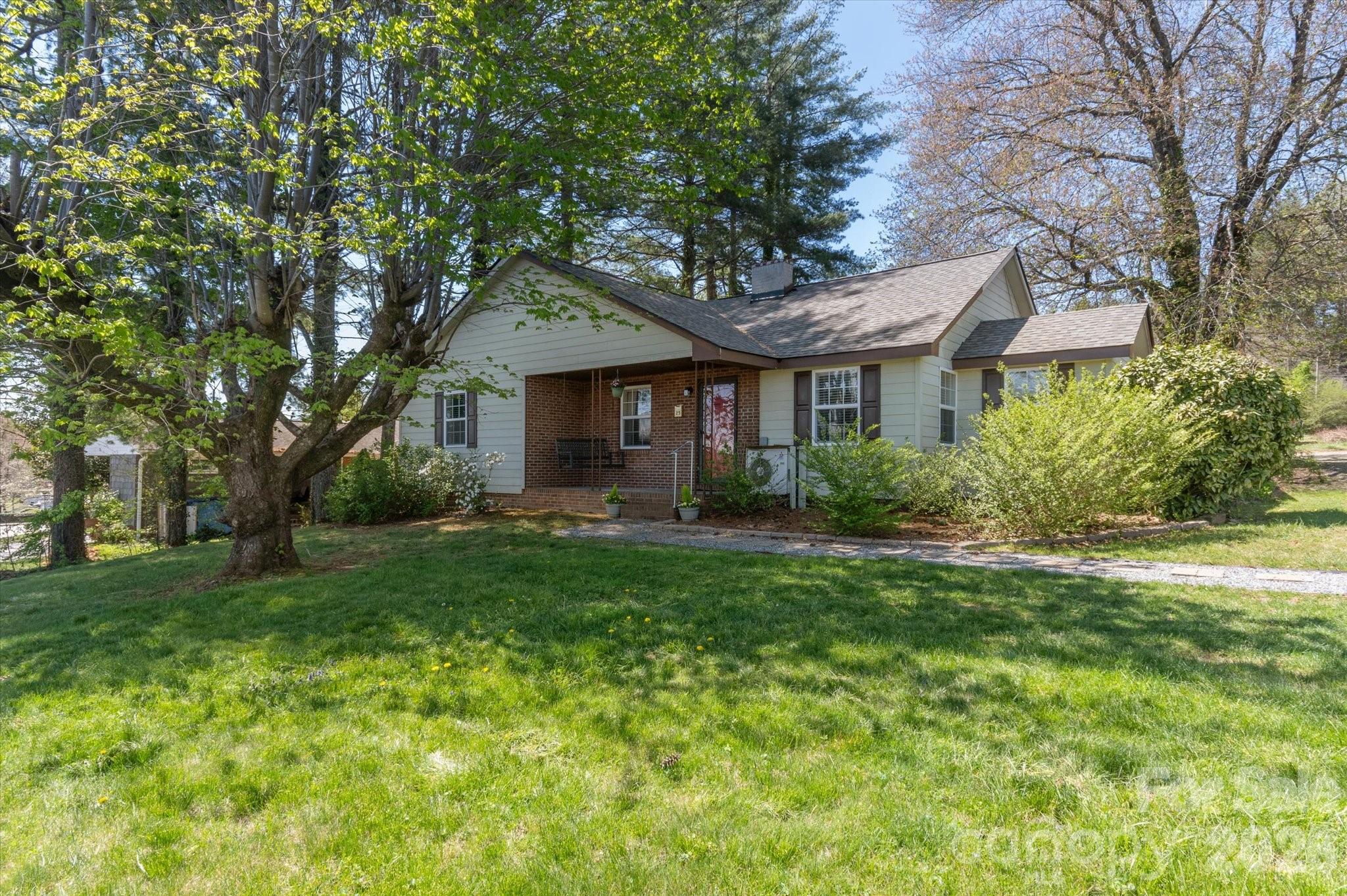 Single Family Residence at 25 Montview Circle, Brevard, photo 35 of 41