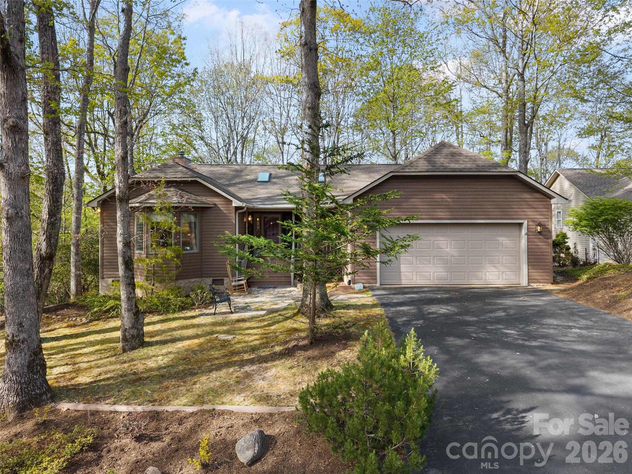 Single Family Residence at 31 Udvawadulisi Court, Brevard, photo 2 of 41