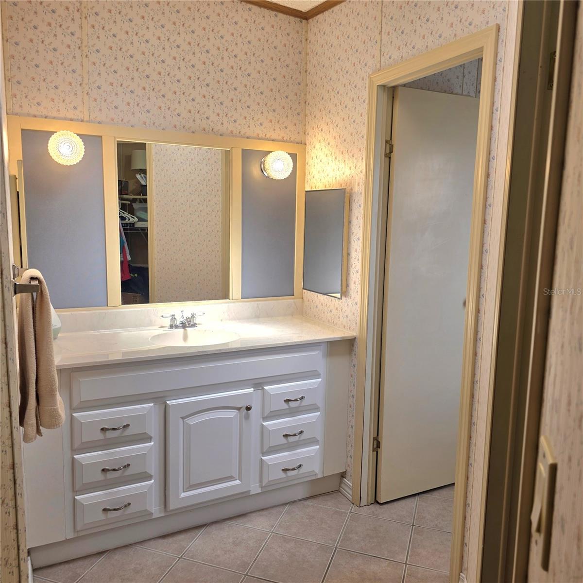 Primary Bathroom - 6114 GRAND OAKS DR SE, WINTER HAVEN