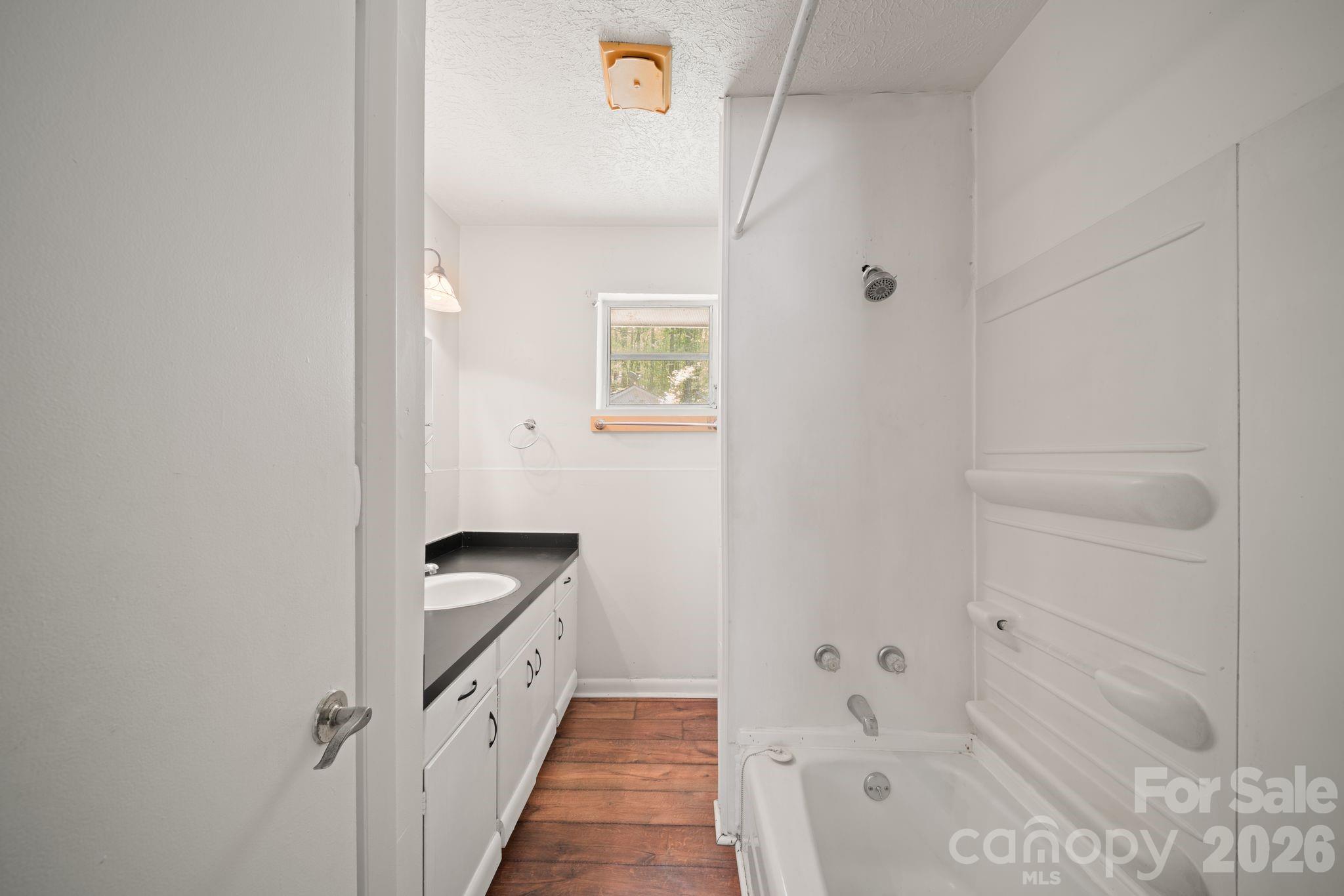Main home bathroom - 290 Hookers Gap Road, Candler