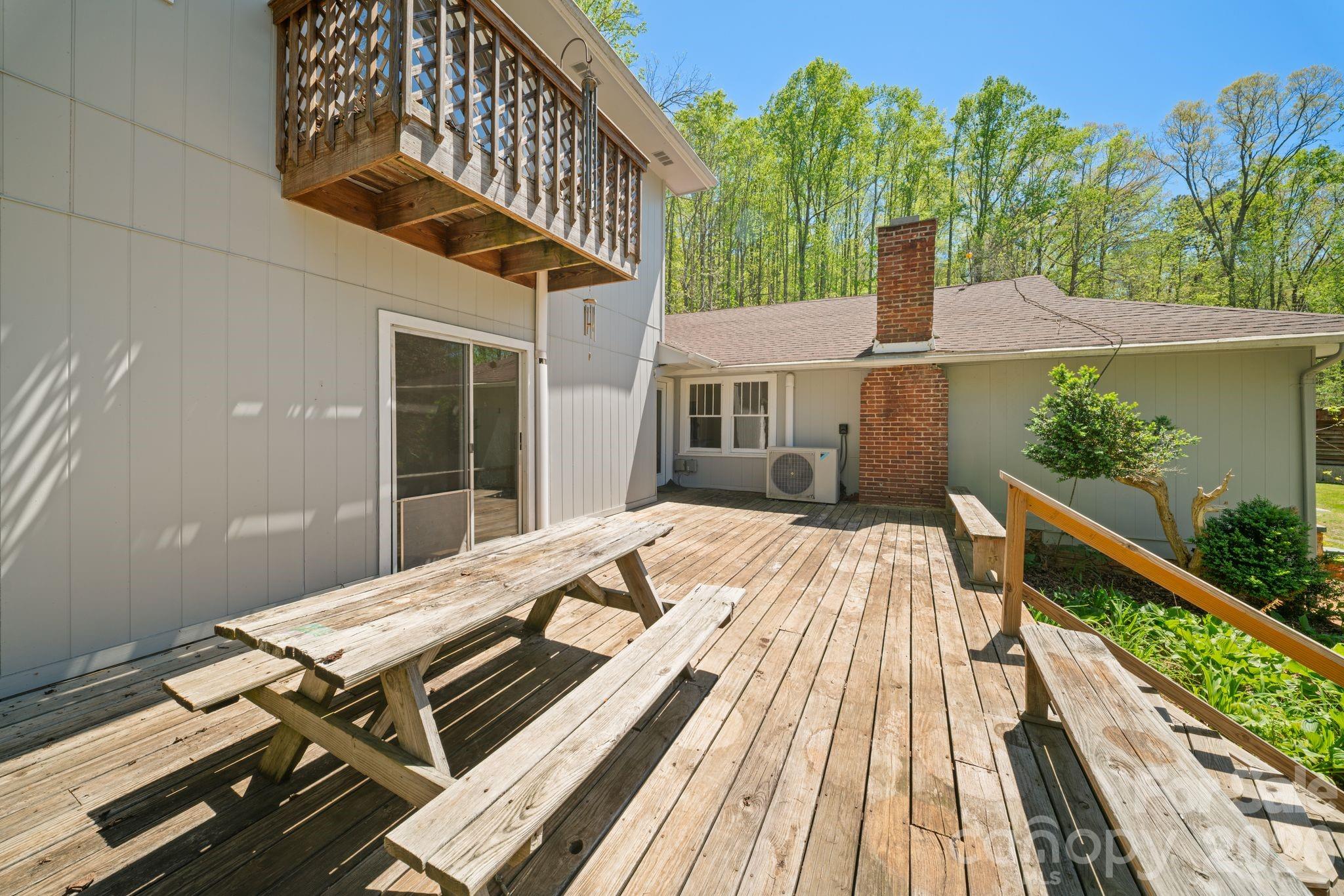 Entertain guests and host summer BBQs - 290 Hookers Gap Road, Candler