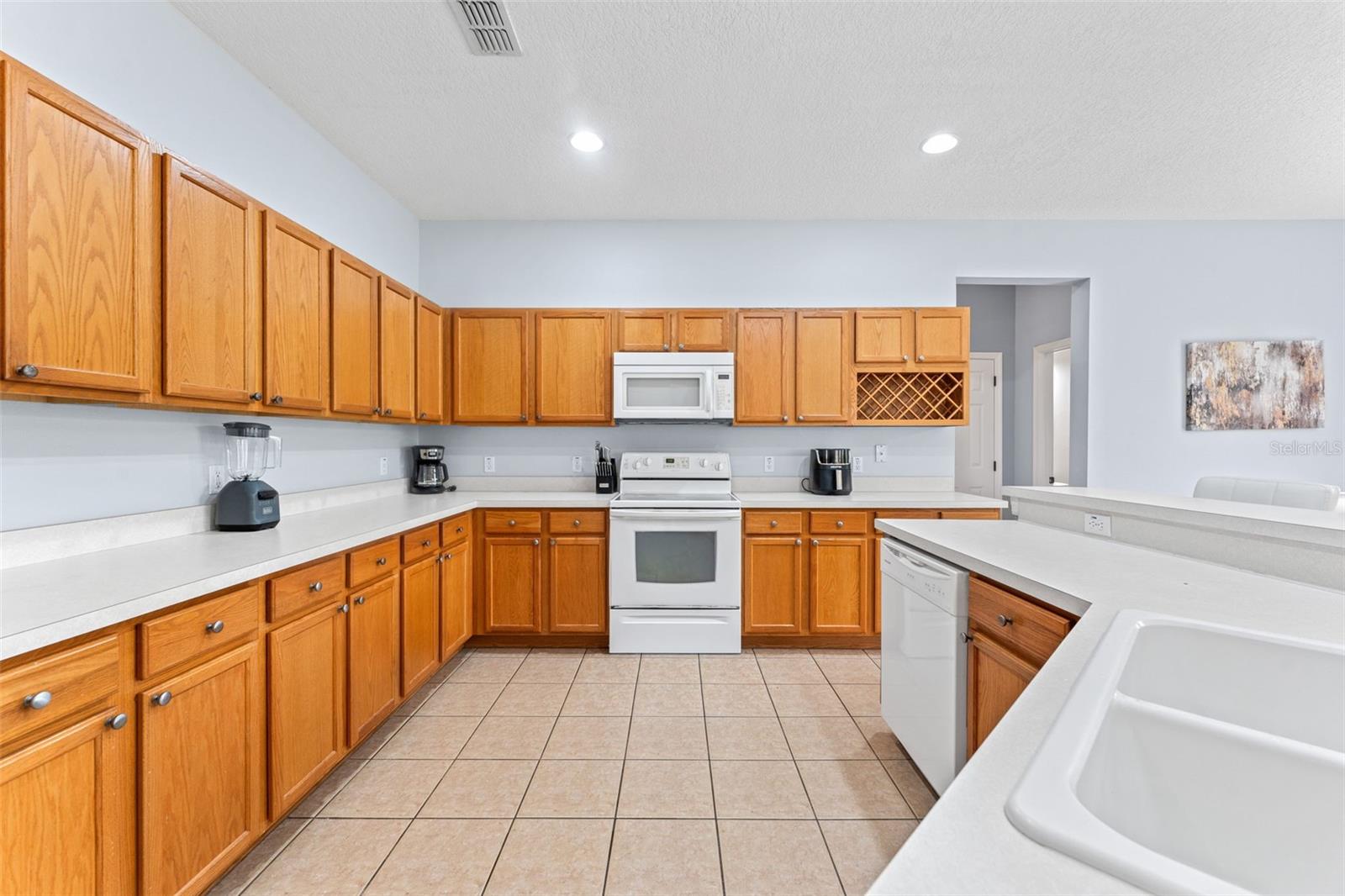Single Family Residence at 213 WILLOW VIEW DR, DAVENPORT, photo 10 of 40