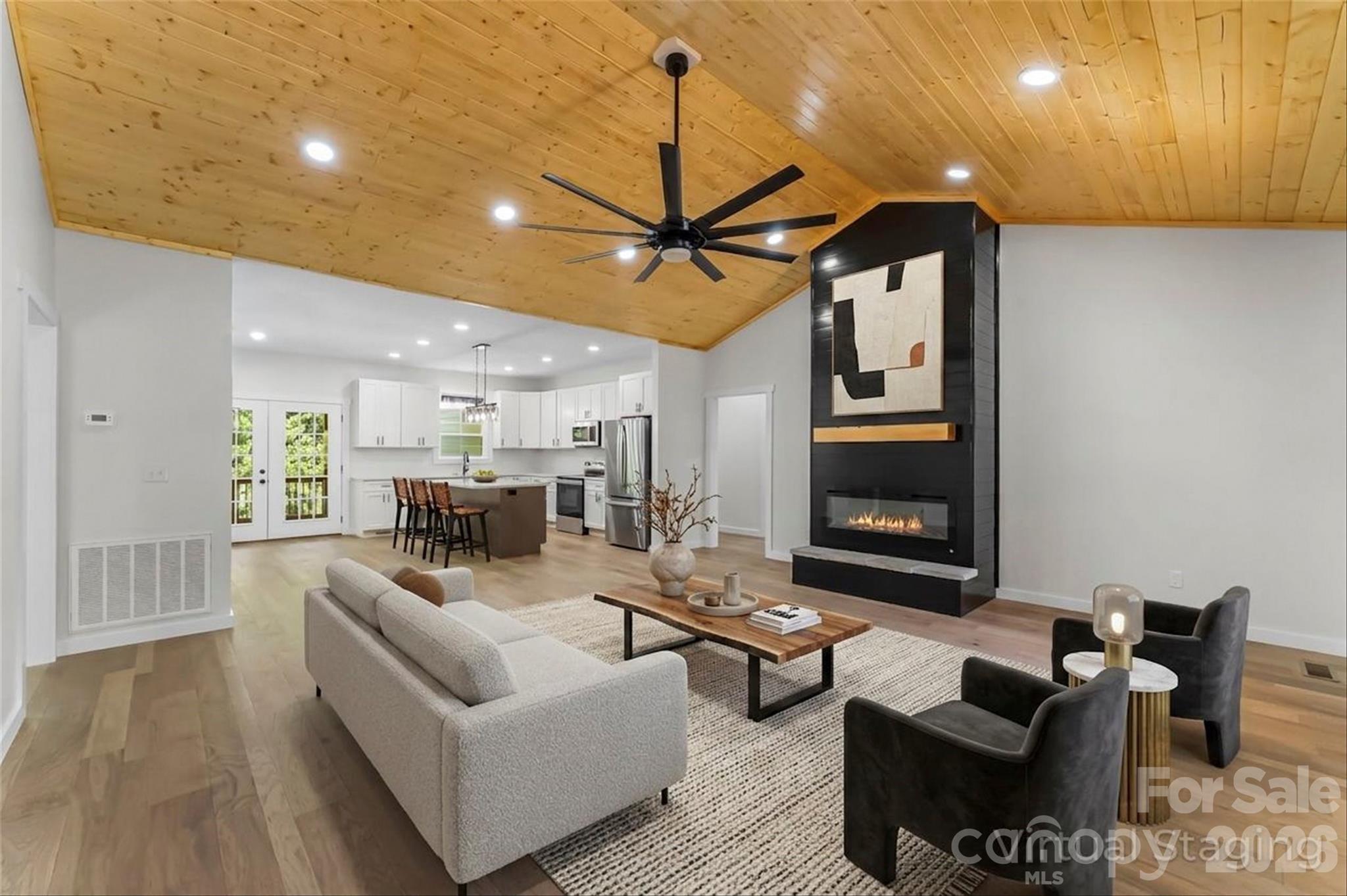 Virtual staging - 438 Plantation Drive, Marion
