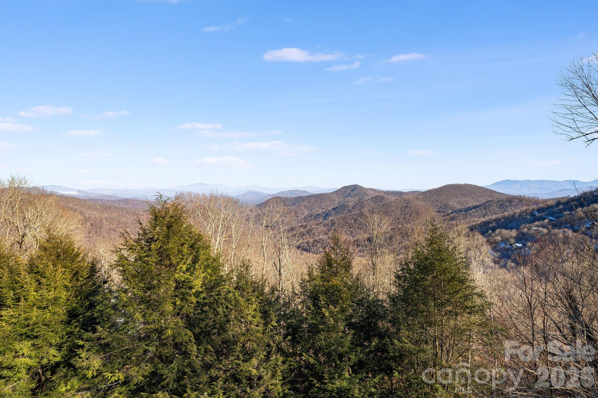 Eastern Views - 234 Upper Lookout Drive, Mars Hill
