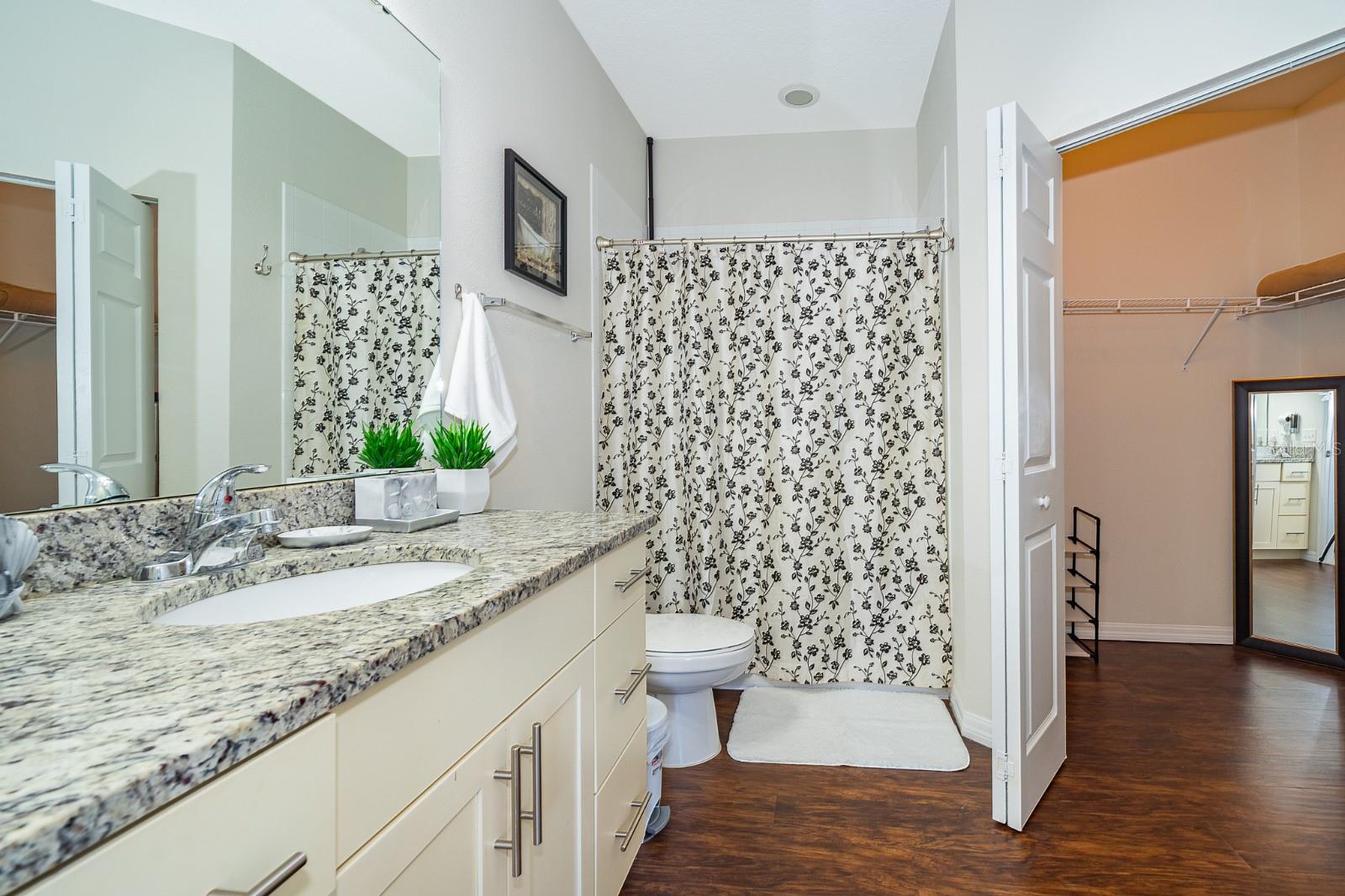 Master Bathroom - 8913 W SHINE DR, KISSIMMEE