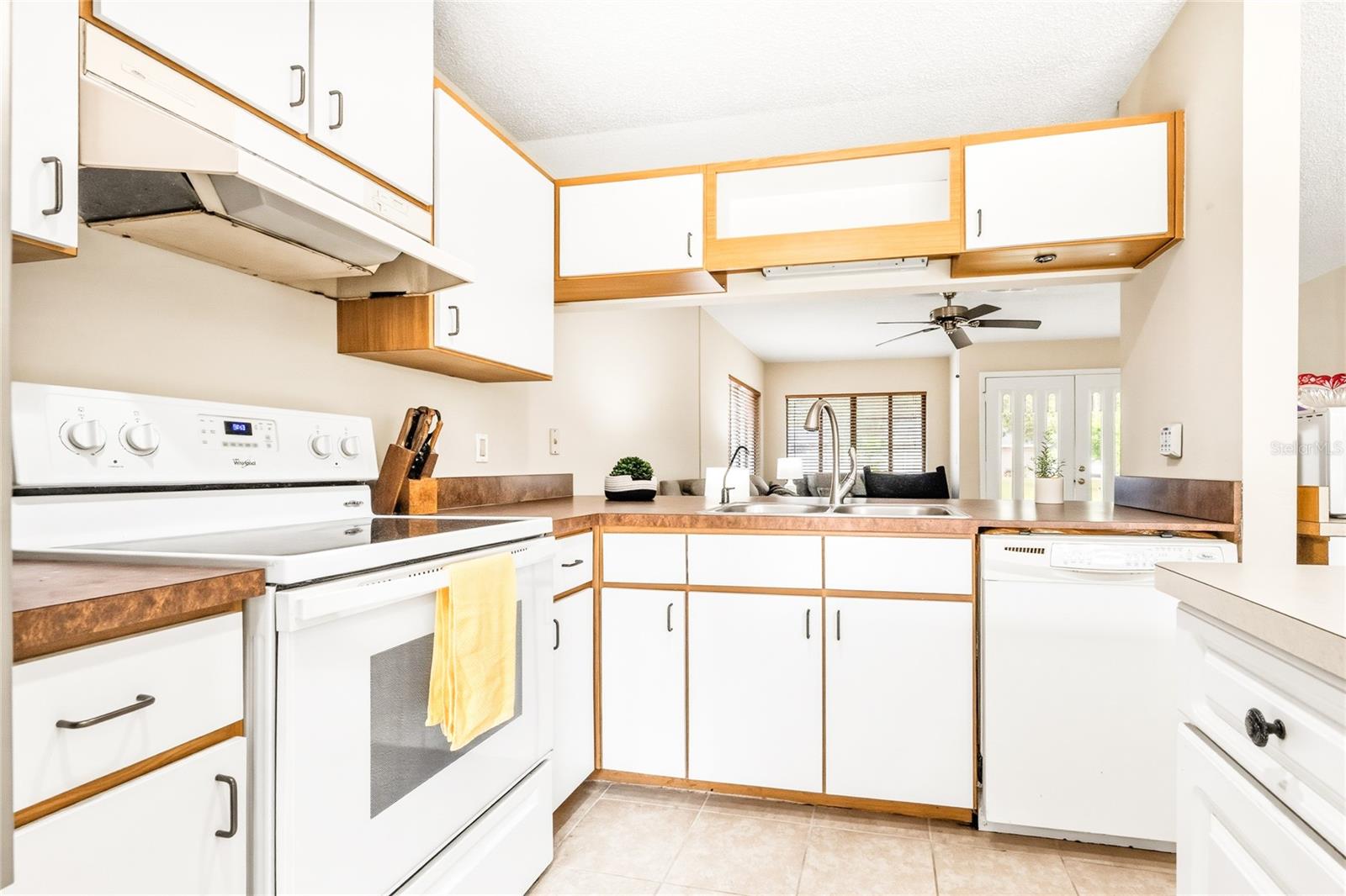 Single Family Residence at 8 LLADD CT, PALM COAST, photo 3 of 36