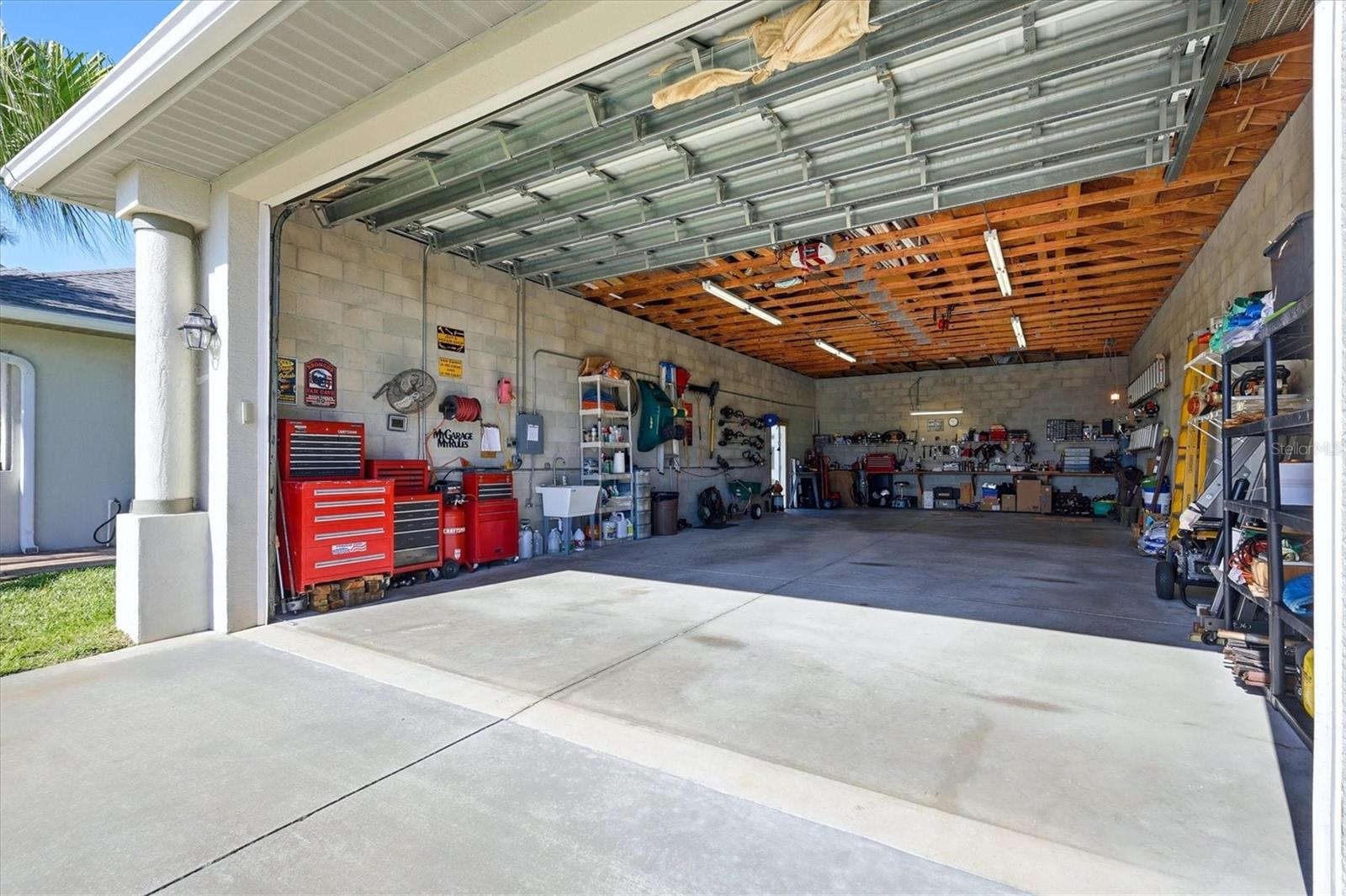 24x48 detached garage with 18x10 door - 8050 TRACY CIR, PORT CHARLOTTE