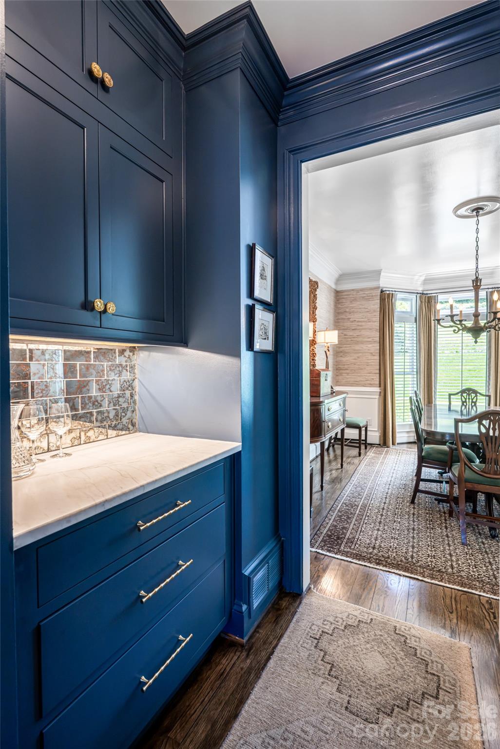 Fantastic Butler's Pantry - 38 Pine Acre Boulevard, Asheville