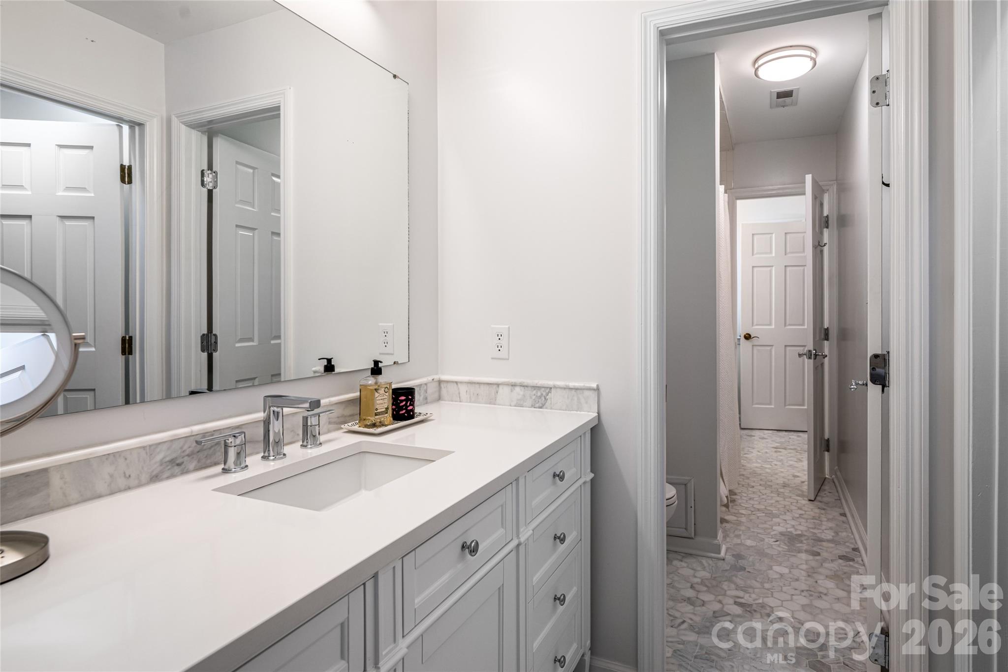 Jack and Jill Bath with Private Vanity - 38 Pine Acre Boulevard, Asheville