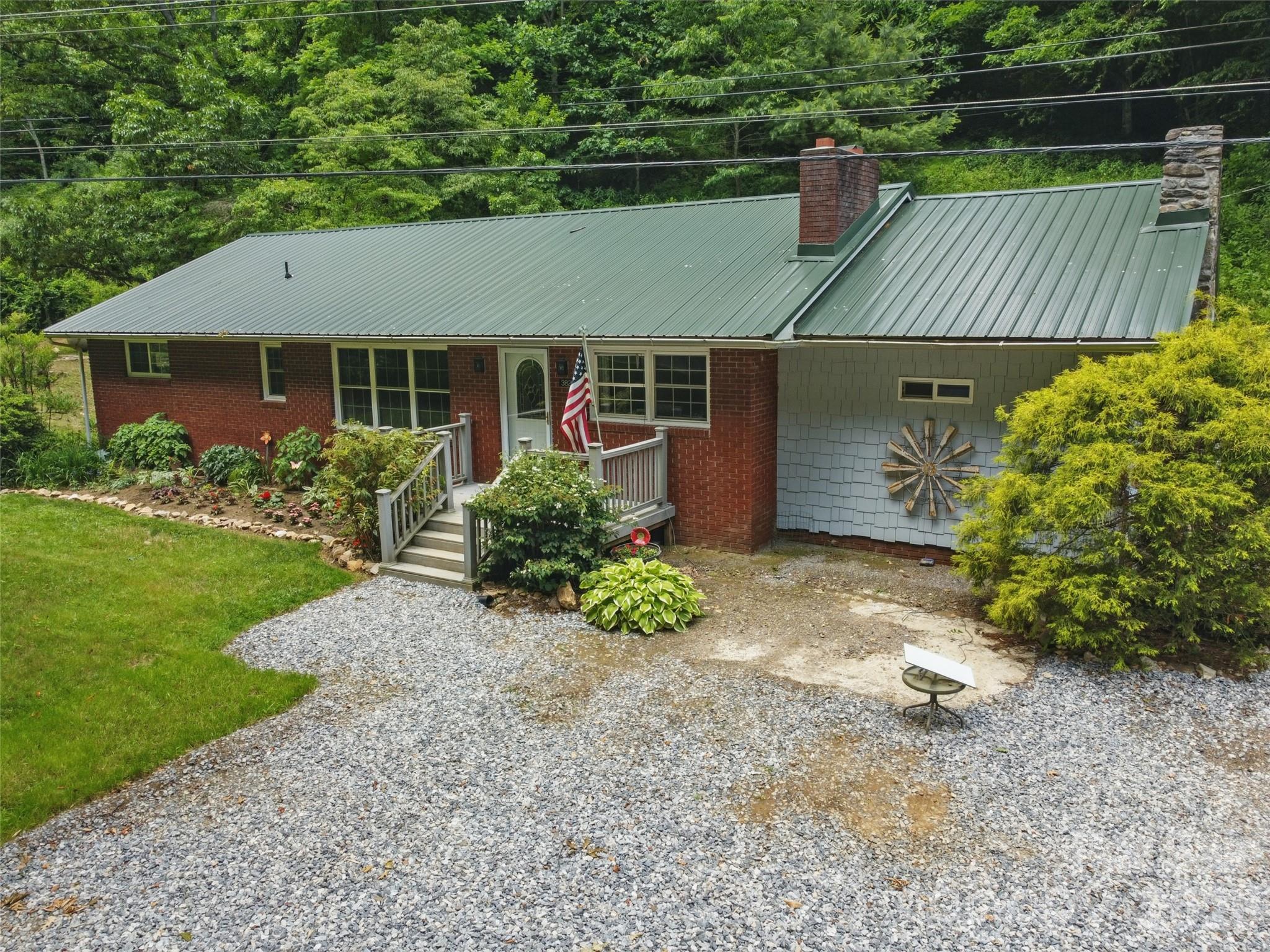 In front parking - 3829 Coxes Creek Road, Burnsville