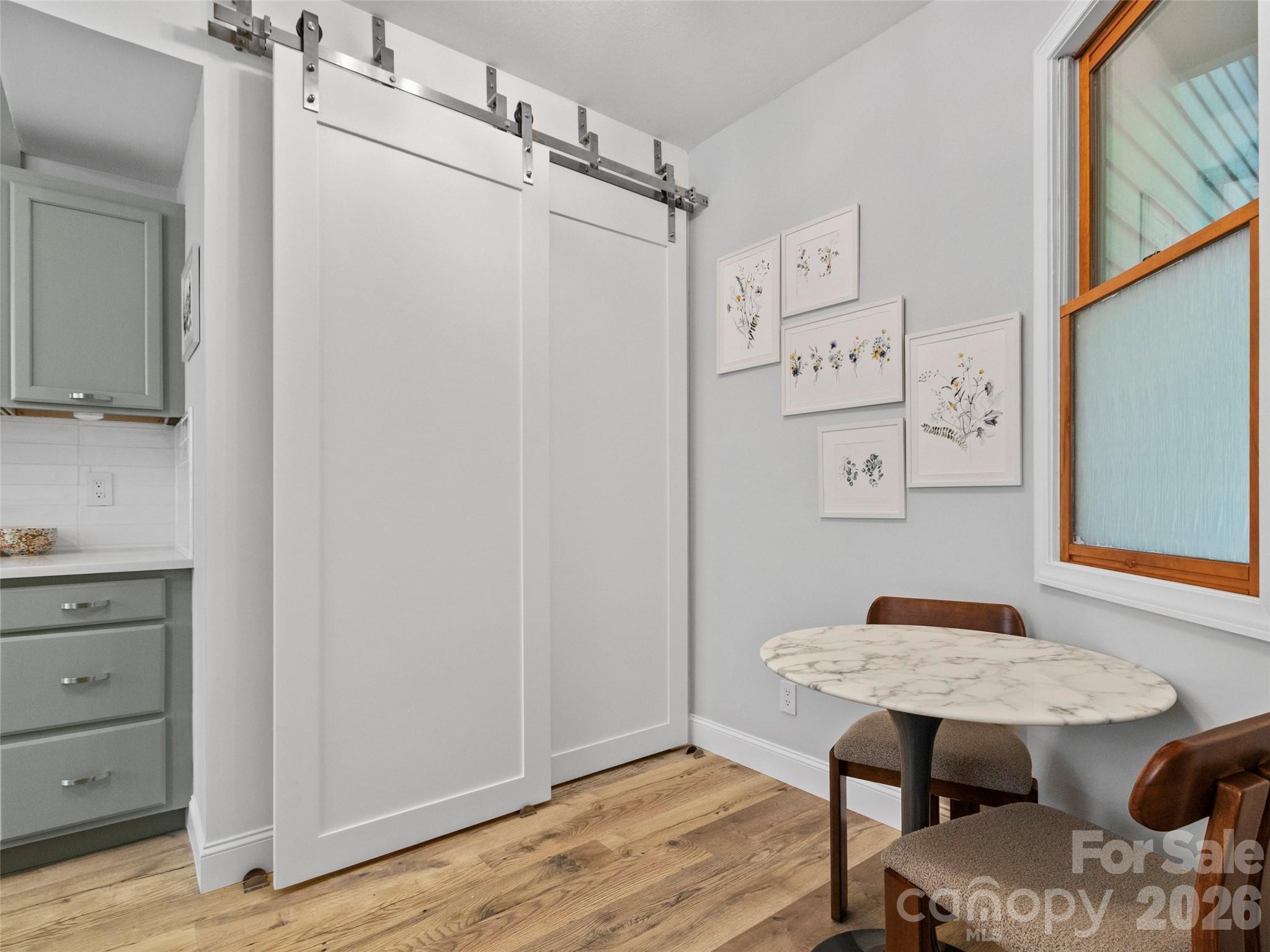 Condominium at 220 Stoney Falls Loop, Burnsville, photo 9 of 43