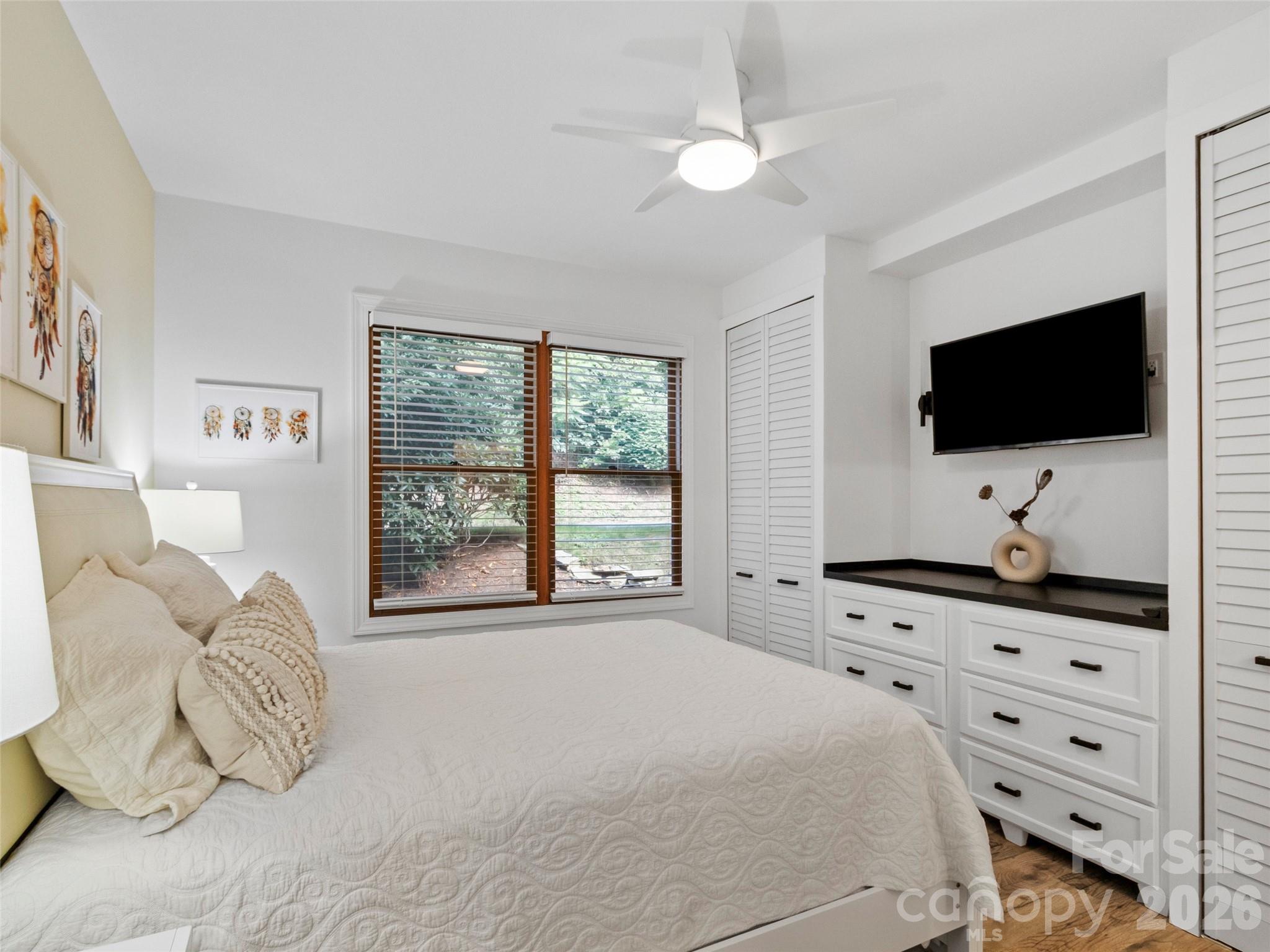 Condominium at 220 Stoney Falls Loop, Burnsville, photo 22 of 43