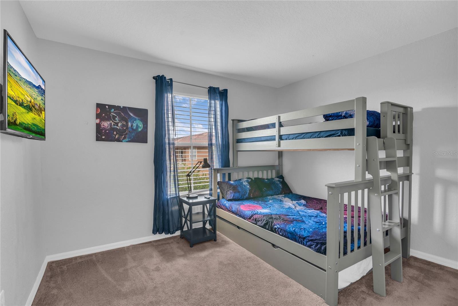 Townhouse at 457 LA MIRAGE ST, DAVENPORT, photo 13 of 46