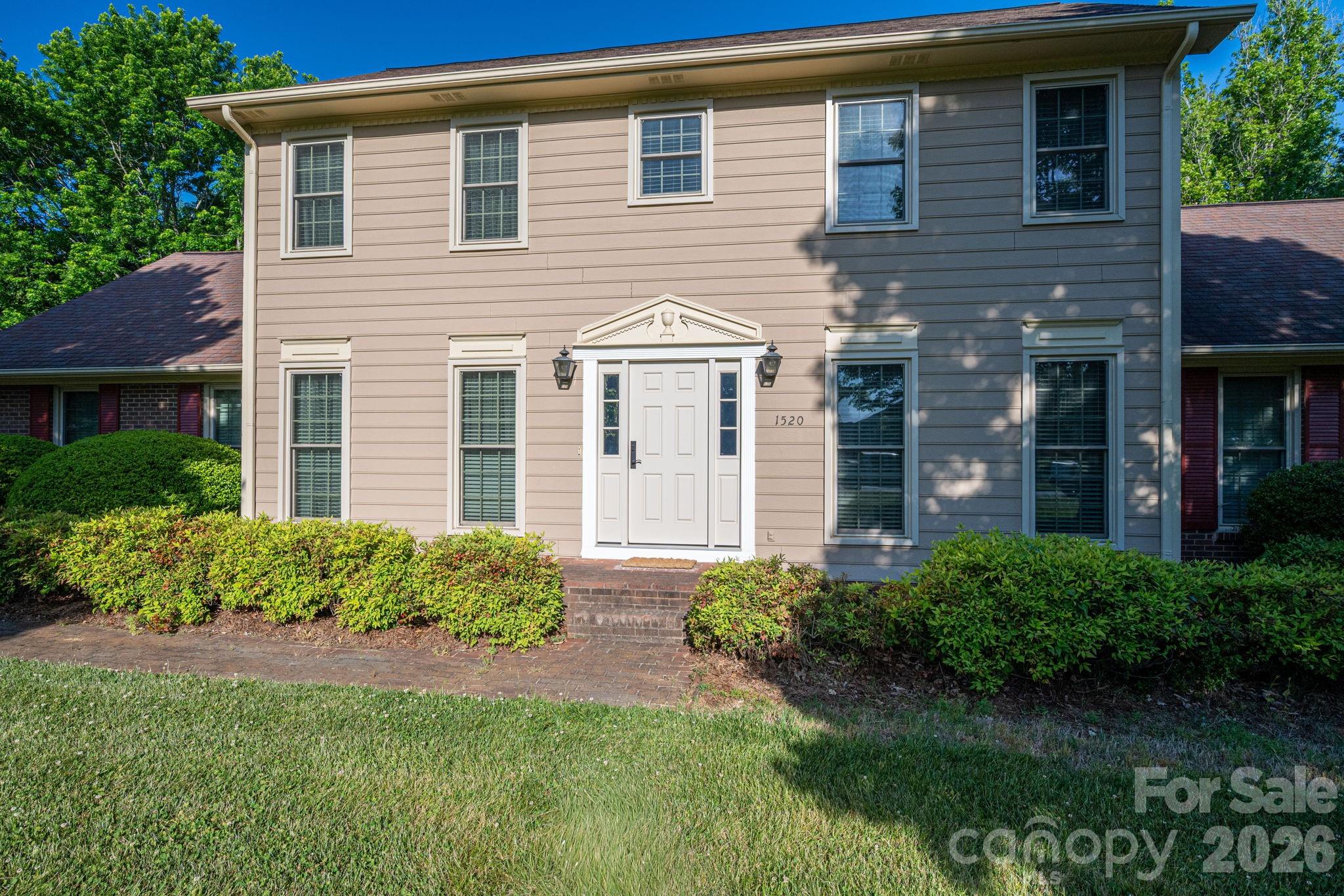 Single Family Residence at 1520 Stableview Drive, Gastonia, photo 5 of 44
