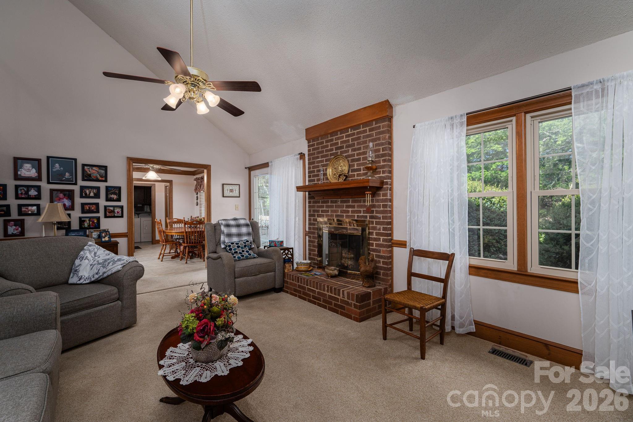 Single Family Residence at 1520 Stableview Drive, Gastonia, photo 10 of 44