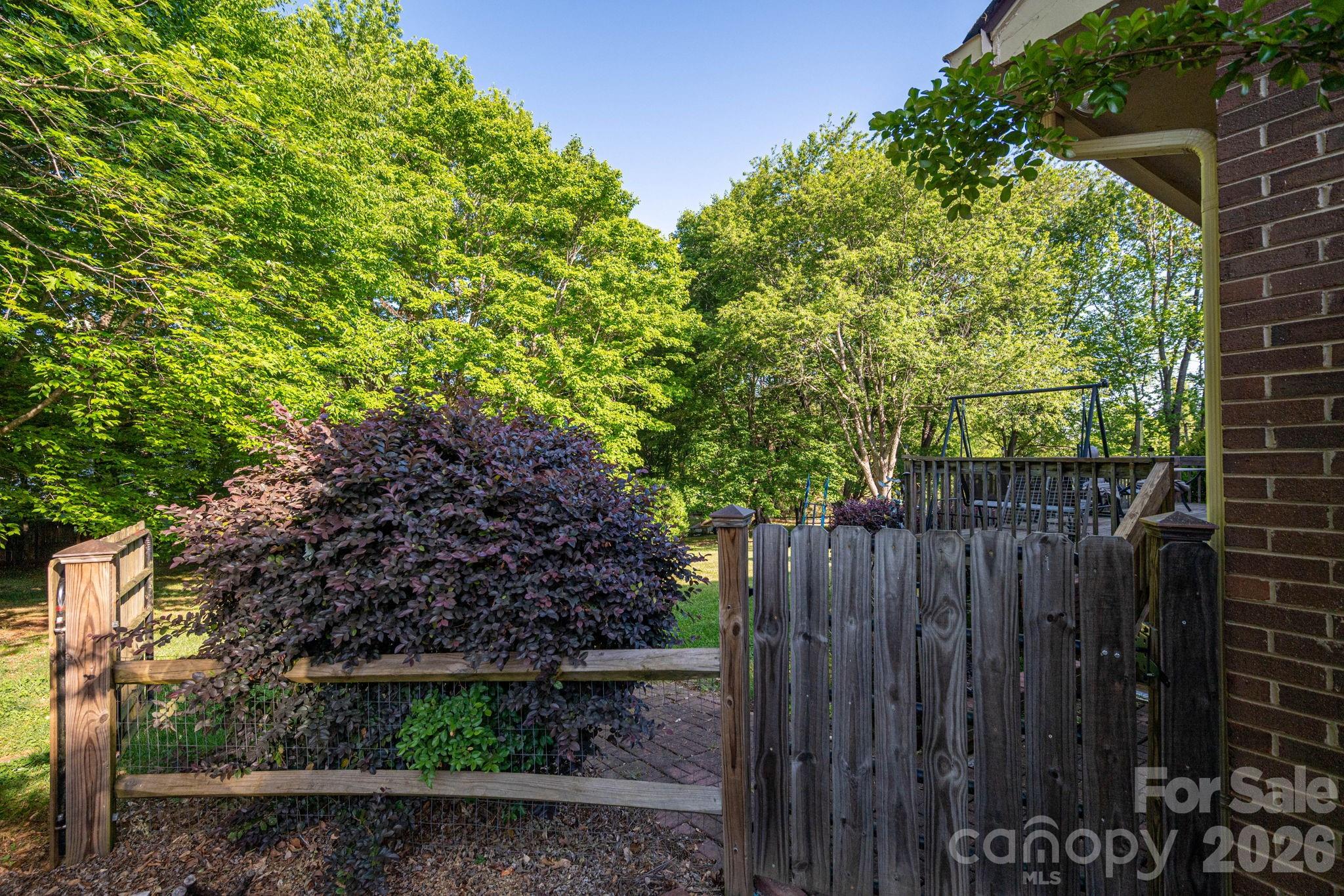 Single Family Residence at 1520 Stableview Drive, Gastonia, photo 36 of 44