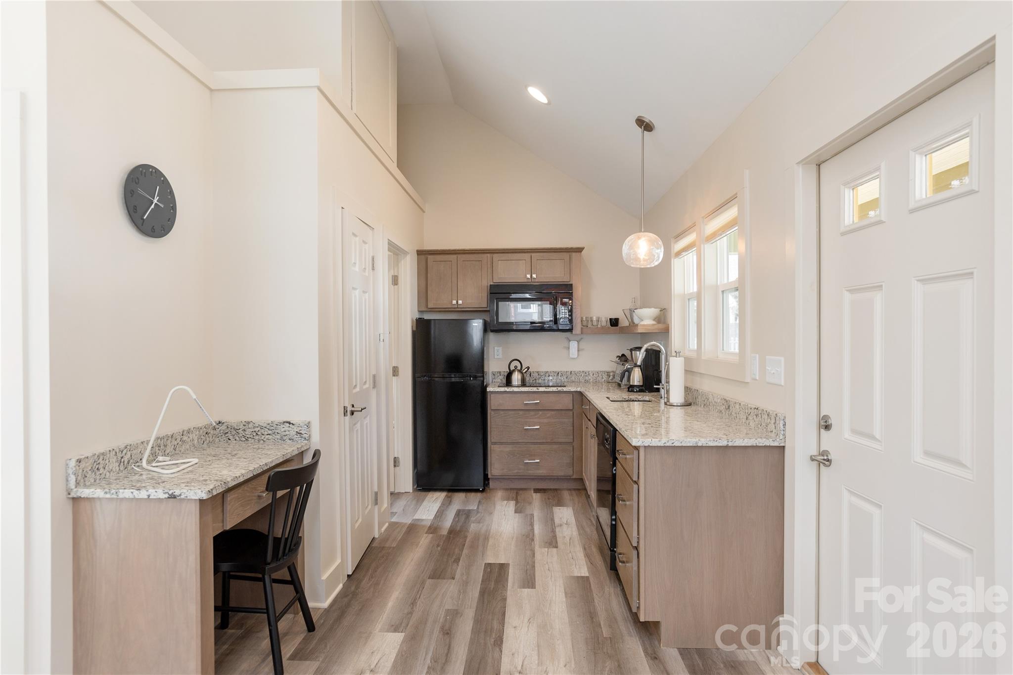 Single Family Residence at 606 Ray Avenue, Hendersonville, photo 6 of 10