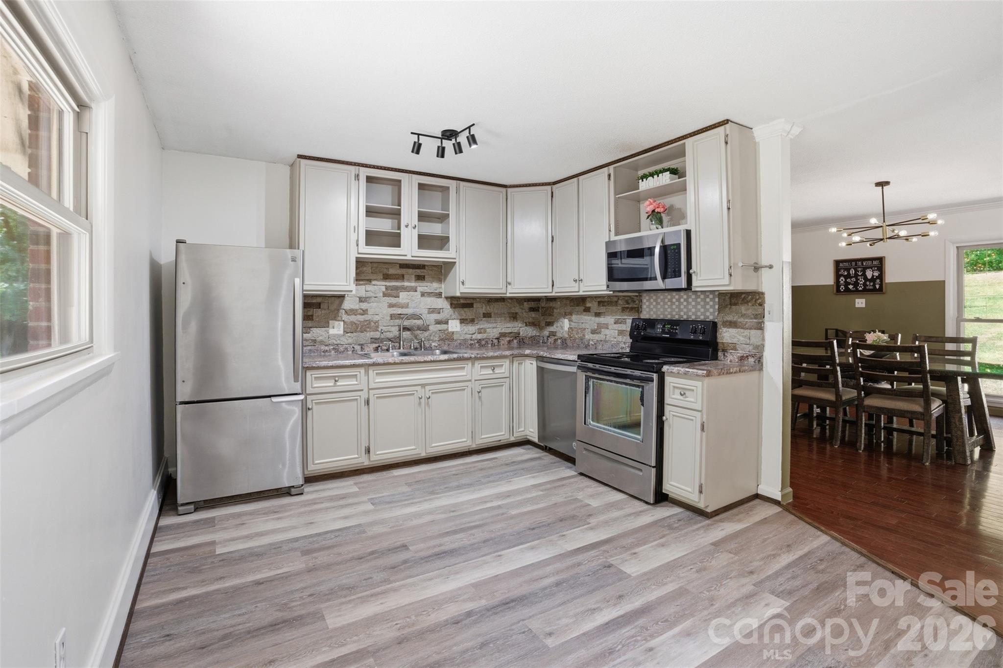 Single Family Residence at 125 Mimosa Road, Statesville, photo 14 of 28