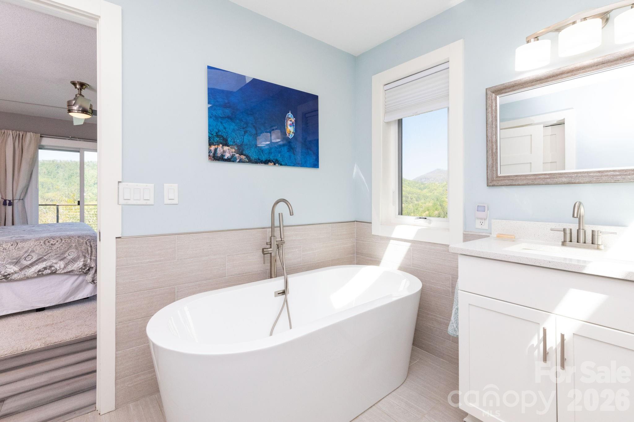 Primary Bathroom Soaking Tub - 36 Spy Pointe Lane, Fletcher